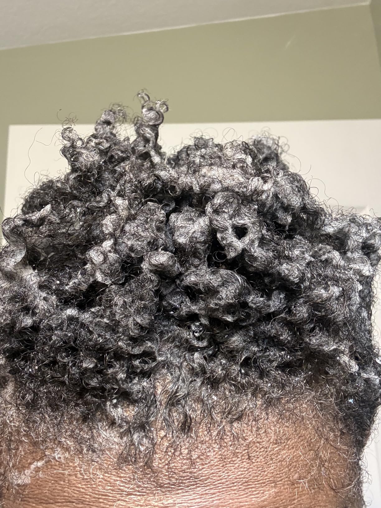 Olaplex Nº.4C Bond Maintenance™ Clarifying Deep Cleansing Shampoo | Removes Damage Causing Impurities & Buildup | Helps Restore Color vibrancy | For Coily, Curly, Straight, and Wavy