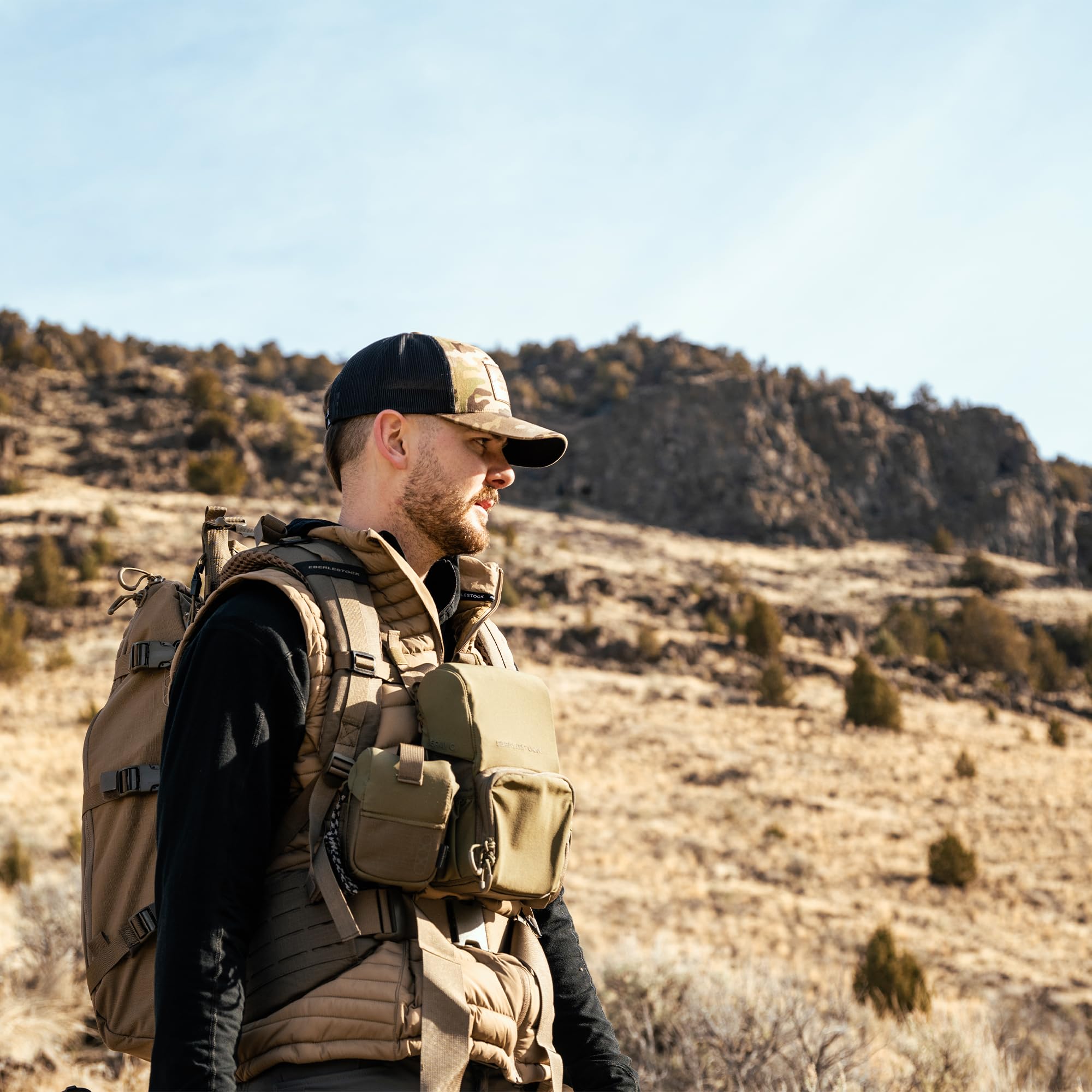 Eberlestock Bravo Modular Bino Pack – Magnetisches Fernglasgeschirr für die Jagd mit leisem Stoßschnurverschluss – MOLLE-kompatibel – atmungsaktive Air-Mesh-Gurte – Militärgrün, Größe L