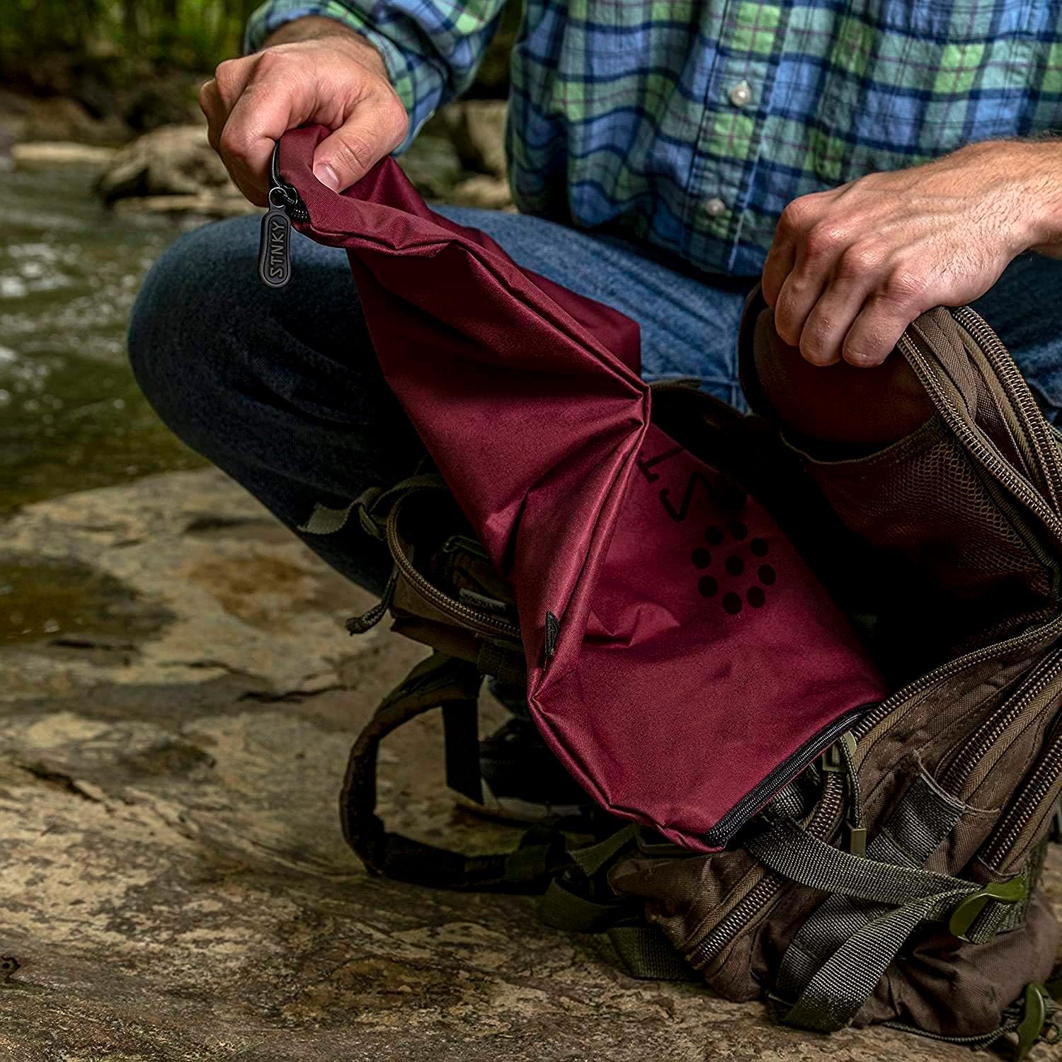 STNKY Bag Pro Sacs à linge avec fermetures éclair, poignées et sac intérieur en maille pour voyage, yoga, soins médicaux, kit de gym, linge (XL, bordeaux)