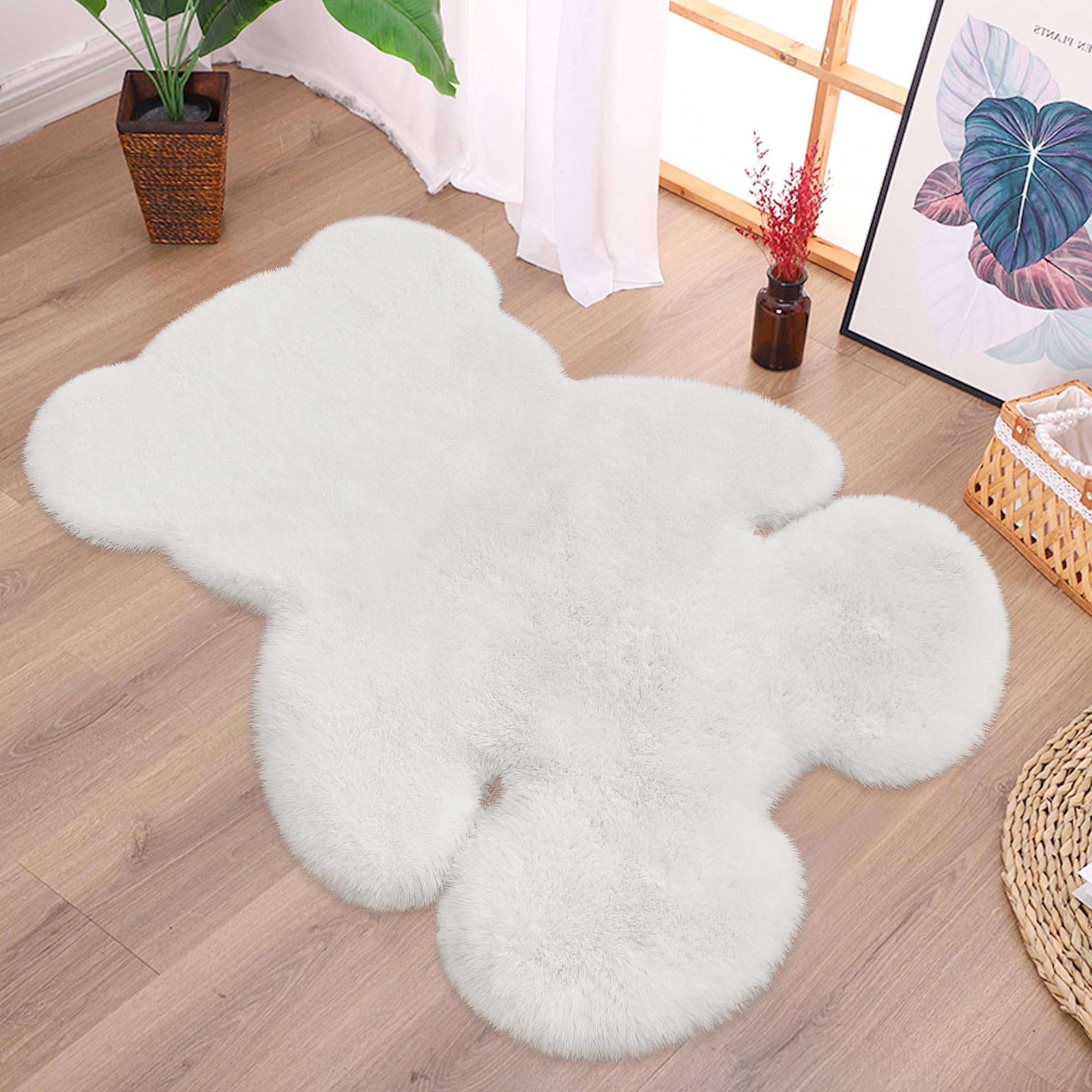 TENNOLA 3x3.9ft White Small Bear Shaggy Rug, Soft Fluffy Faux Sheepskin Fur Rug Fuzzy Shag Area Rug Cute Plush Carpet for Nursery Kids Girls Bedroom