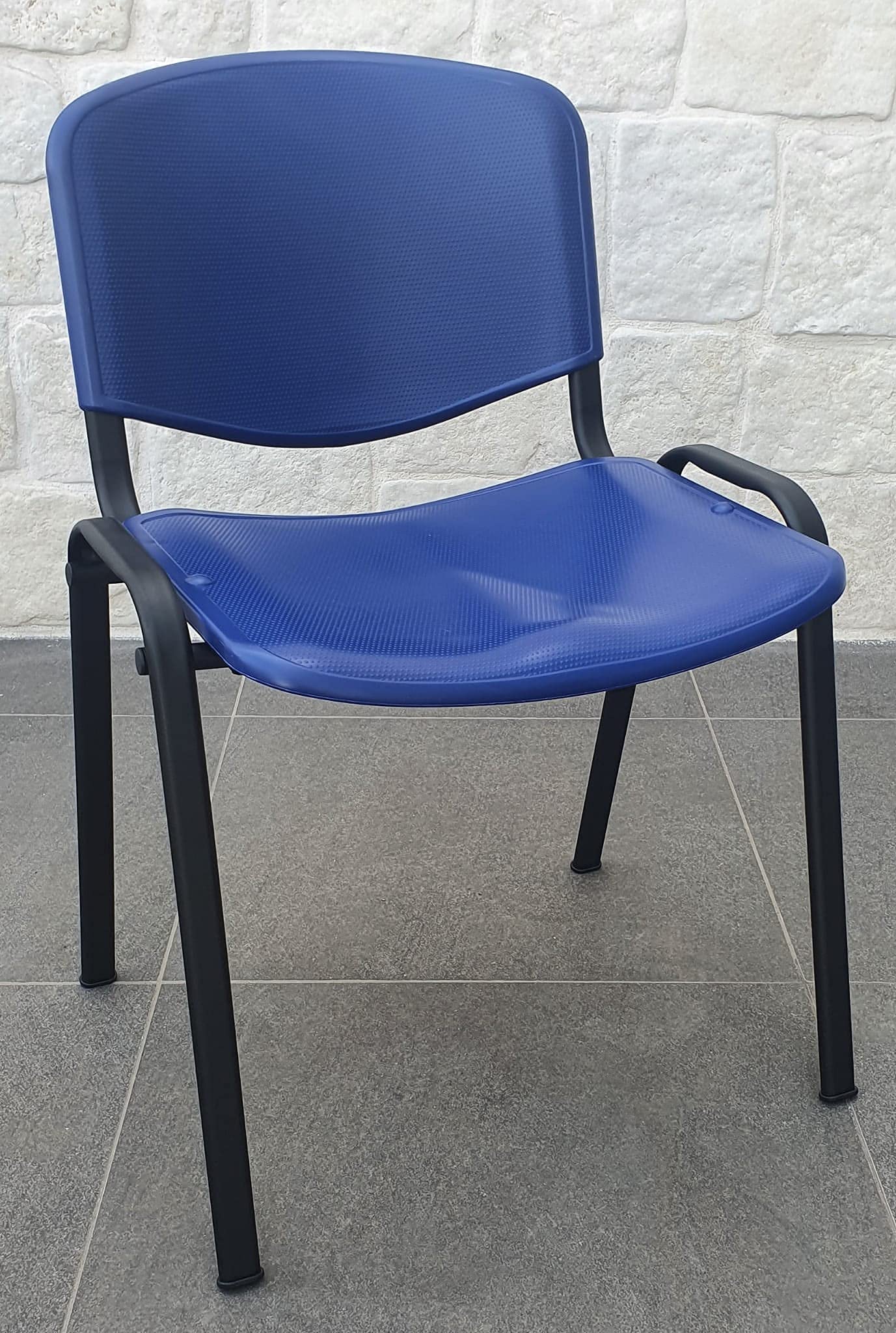 idealsedie Galizia Prime sedia fissa 4 gambe con telaio in acciaio VERNICIATO NERO, sedile e schienale in plastica resistente in vari colori (blu)
