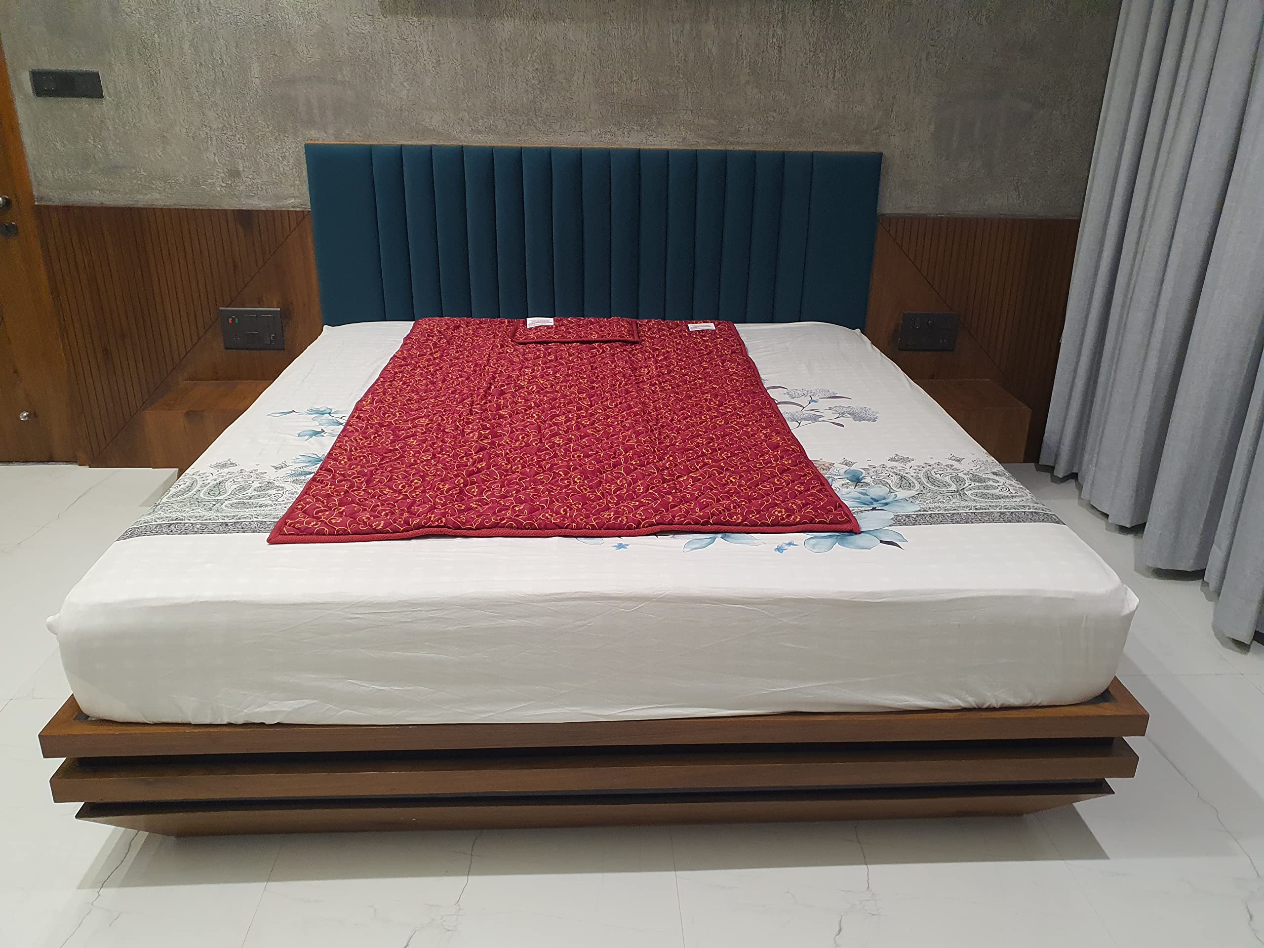 Bio Energy Magnetic Field Sleeping Therapy Mattress Protector with 2 Pillow Pad (4x6 feet)