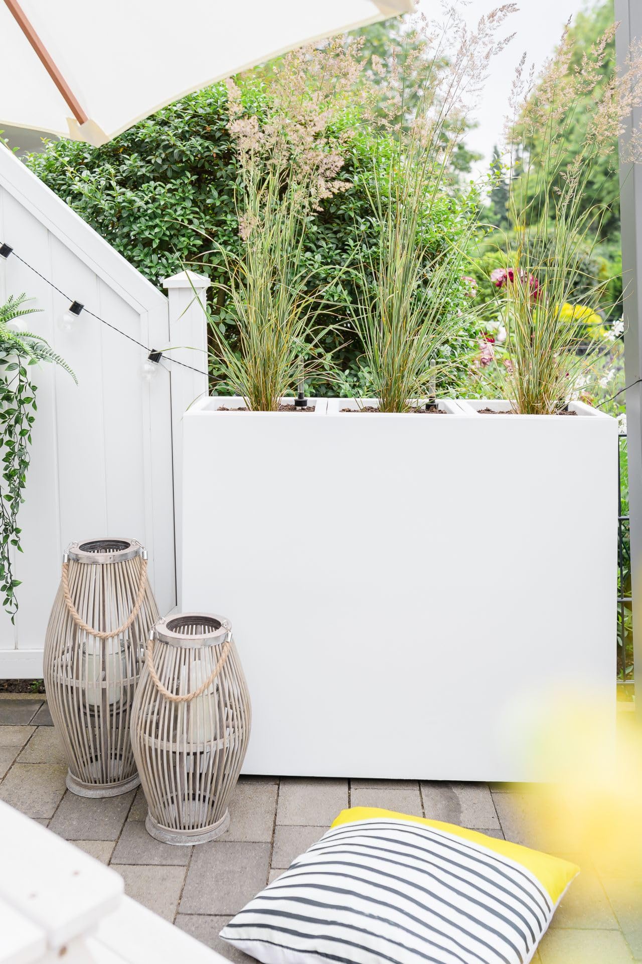 VIVANNO Großer Pflanzkübel Raumteiler auf Rollen - Fiberglas Weiß Matt | Wetterfester Blumenkübel 88x75x30 cm für Außen & Innen, inkl. Zwischenboden, mobil für Gastronomie & Hotel