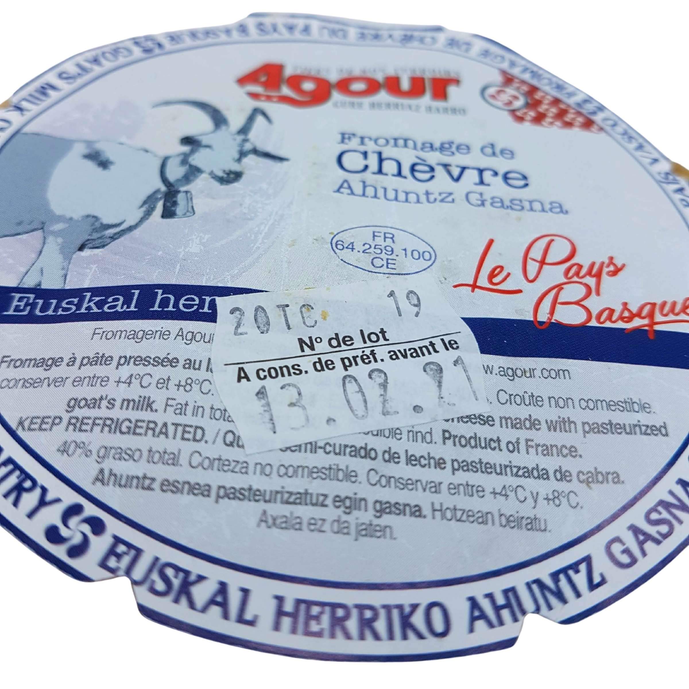 Queso de Cabra del País Vasco Frances - Peso Aproximado 800 gramos - Elaborado por el respetado AGOUR, uno de los productores más laureados de todo el mundo en el World Cheese Awards