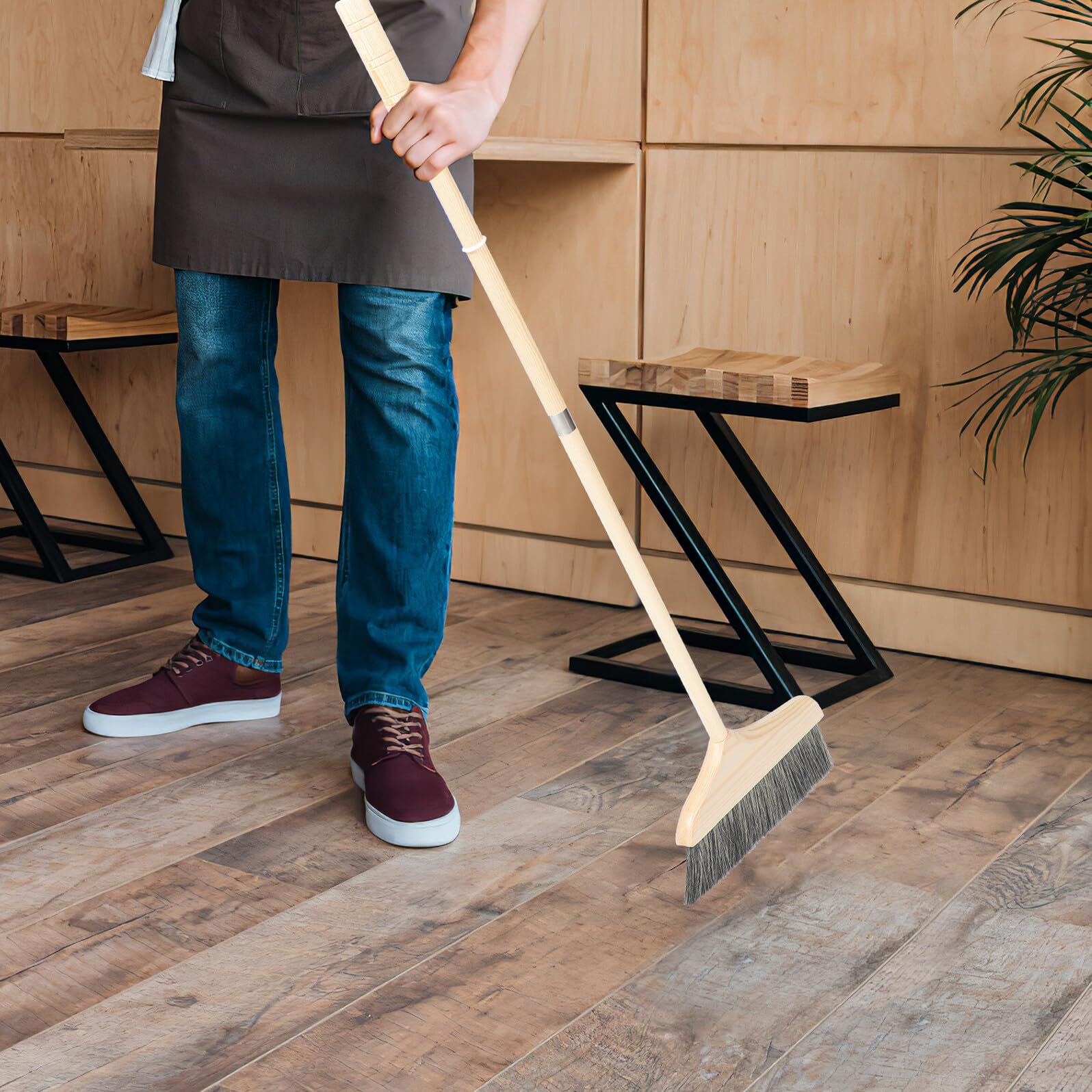 TOYANDONA Scopa da Interno con Manico Legno di Pino Setole Morbide Antistatiche per Pavimenti in Legno e Tappeti Spazzola Portatile per Pulizia Efficiente di Angoli Stretti