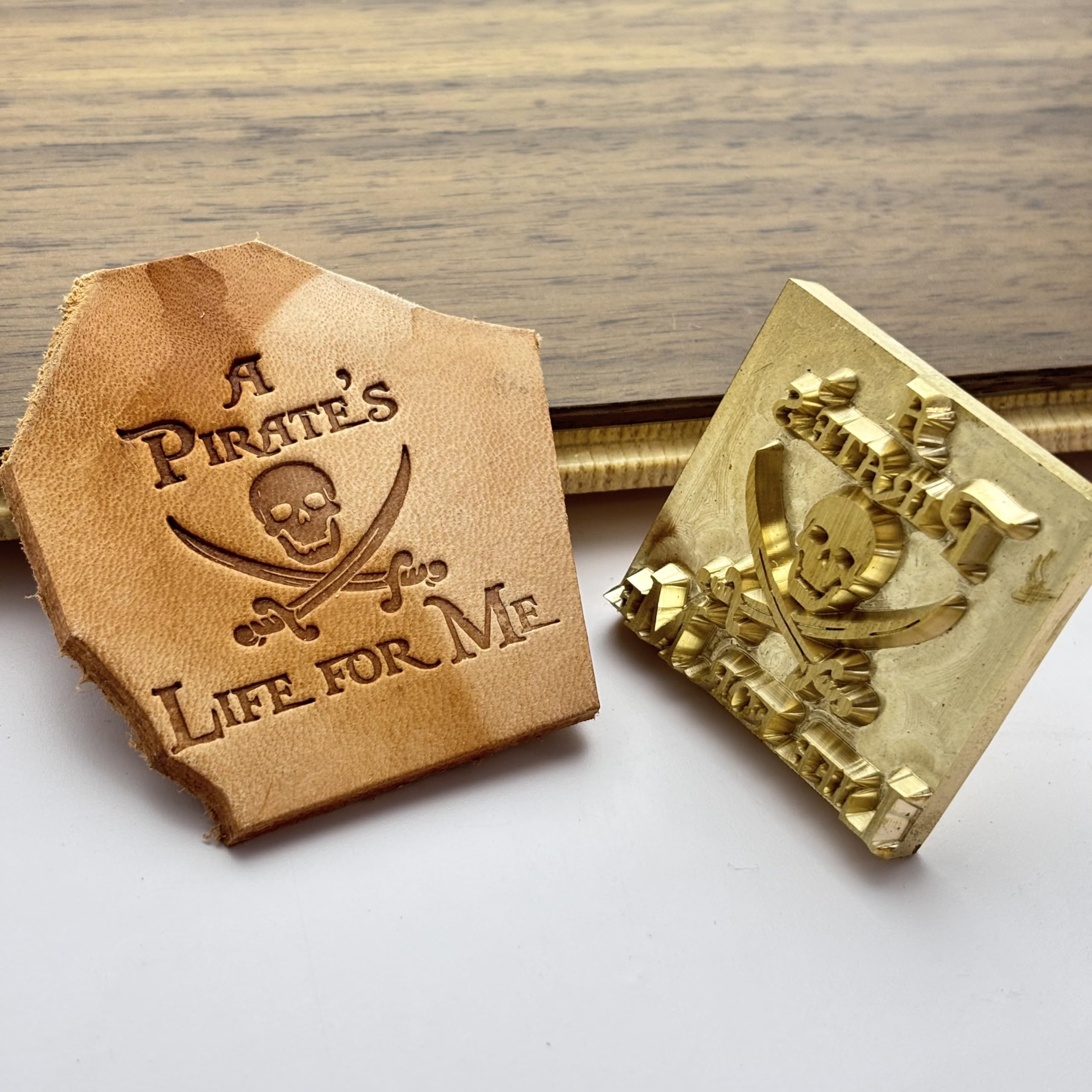 Skull Series Lederstempel-Set, Lederbastelwerkzeuge, 6 Stück Totenkopf-Design Stempel (Piratenschädel)
