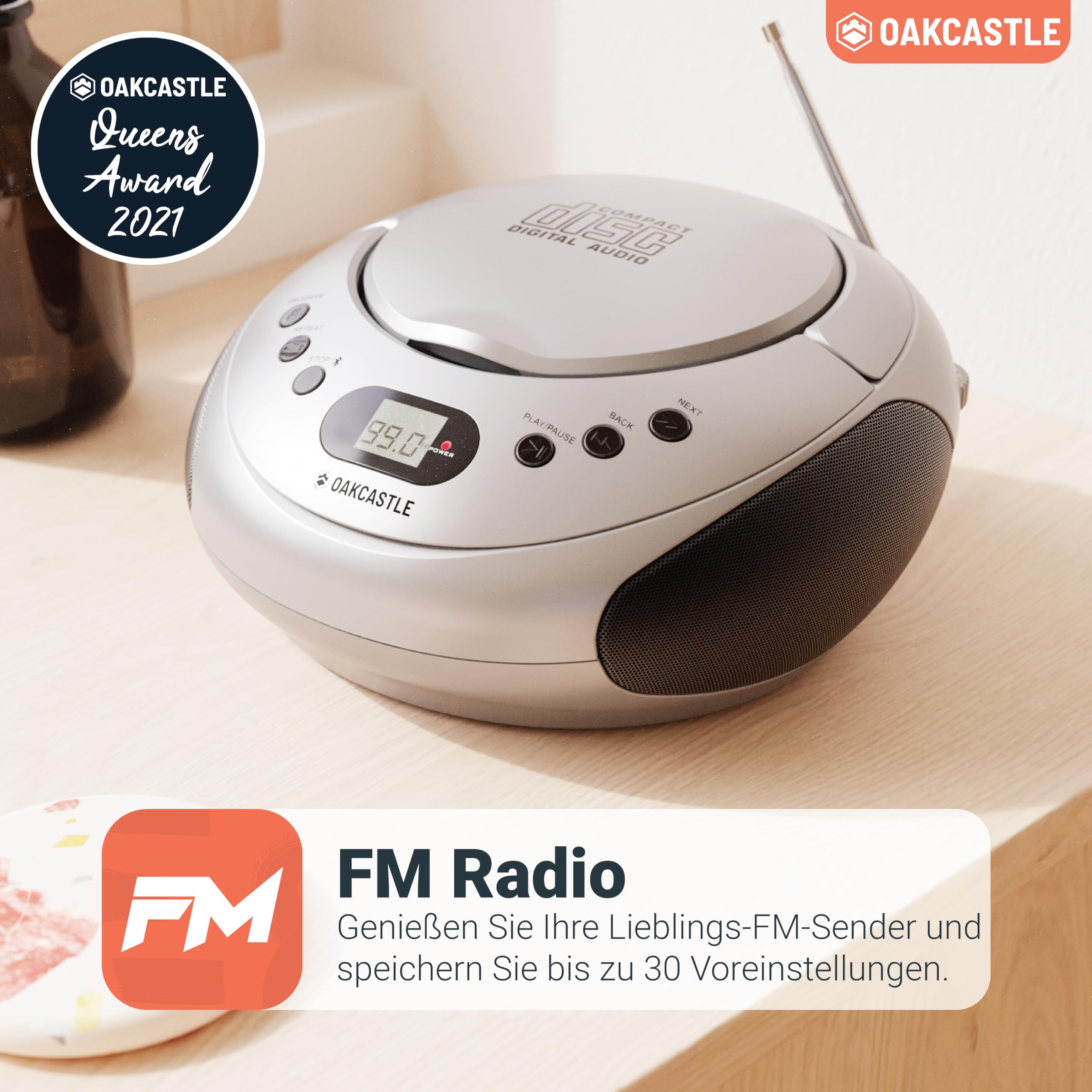 OAKCASTLE CD250 Tragbar Bluetooth Boombox | Einfache Kontrollen CD Player fur Kinder | Tragbare CD Spieler mit FM Radio, 30 Radiovoreinstellungen, LED-Anzeige & Kopfhörerbuchse (Silber)