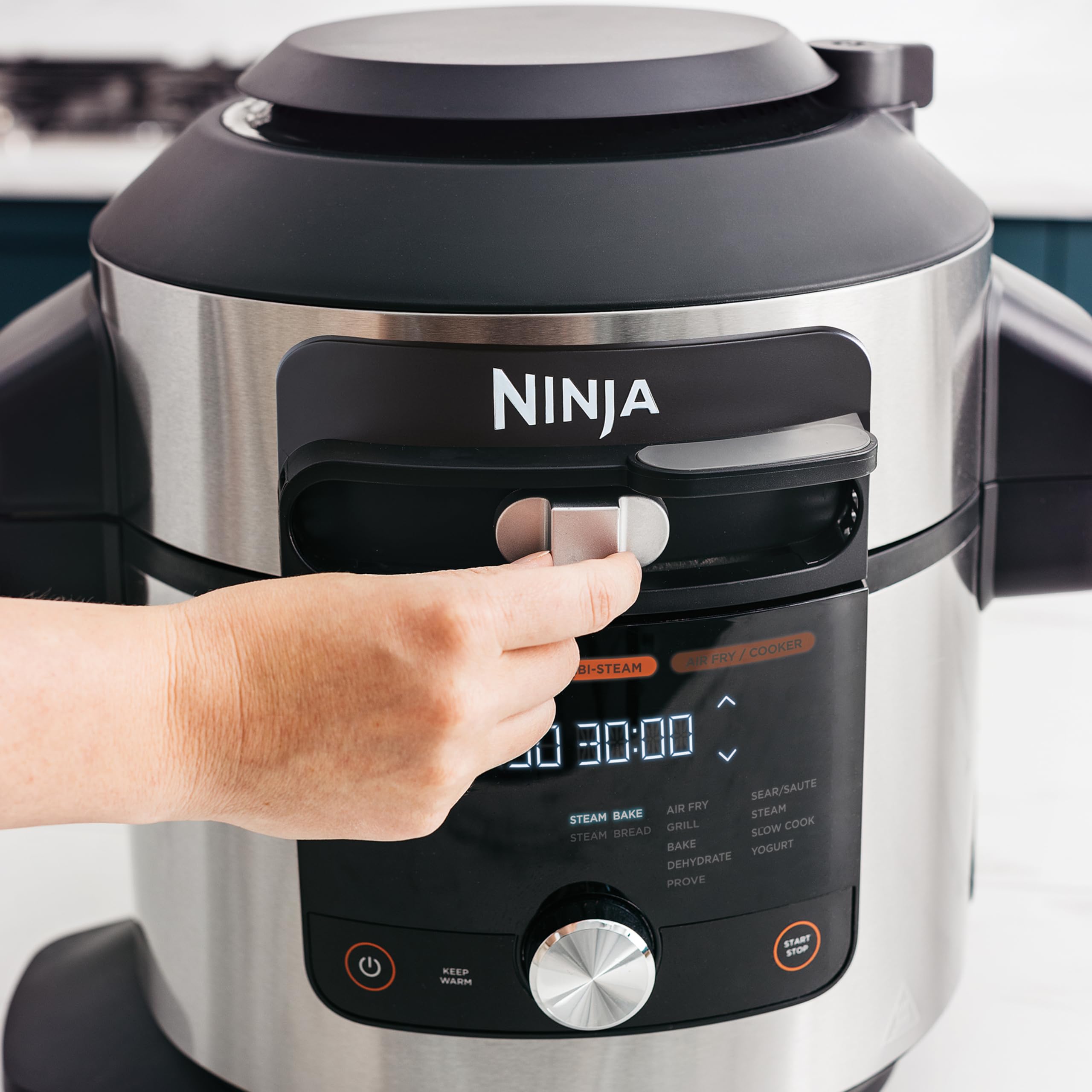 Ninja Foodi MAX Olla eléctrica multifunción con SmartLid, 7,5 l, 14 funciones de cocción en 1, Olla a presión, Freír con aire, Cocción lenta, Parrilla y más, sensor digital, acero inoxidable, OL750EU