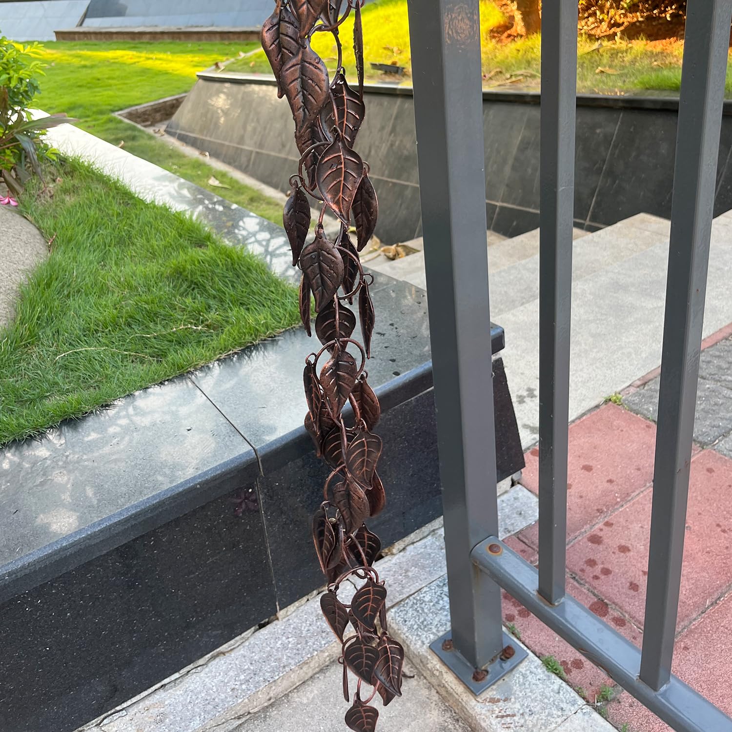 Catena per Pioggia da 2,5 m, con Foglie per grondaie e pluviali, Catene Decorative per Esterni, in Metallo, per grondaie, per Decorare la casa e Il Giardino, Rame Anticato