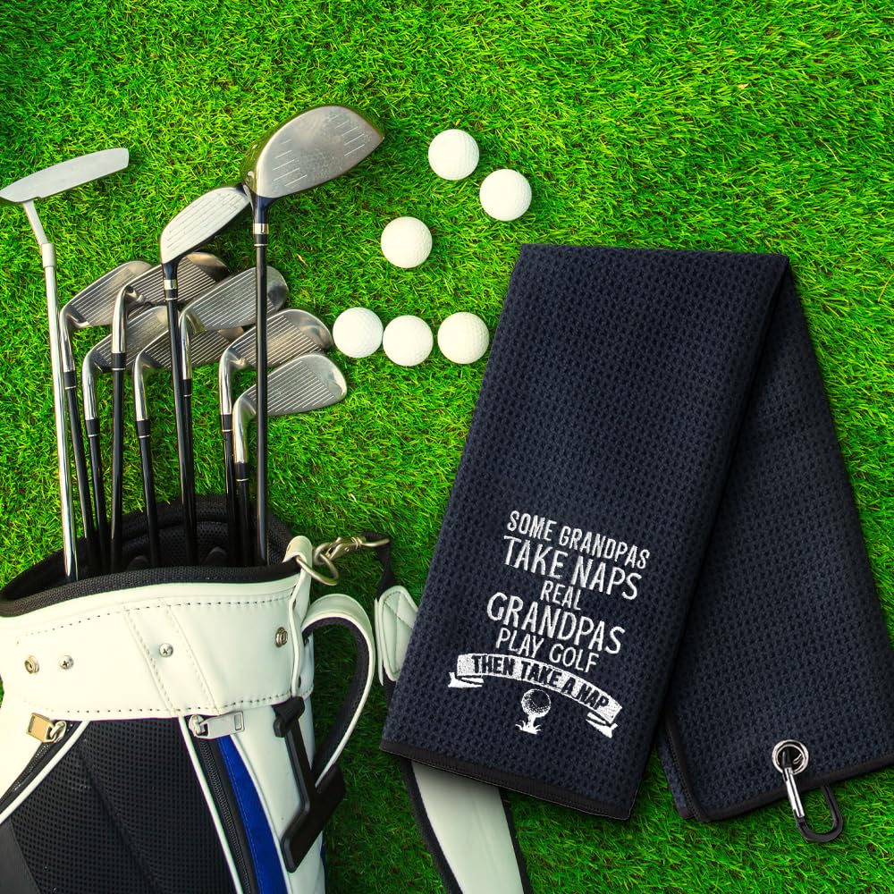 Toalla de golf bordada con texto en inglés "Some Grandpas Take Naps Real Grandpas Play Golf", divertida toalla de golf para bolsa de golf con clip, regalo de jubilación para abuelo, papá