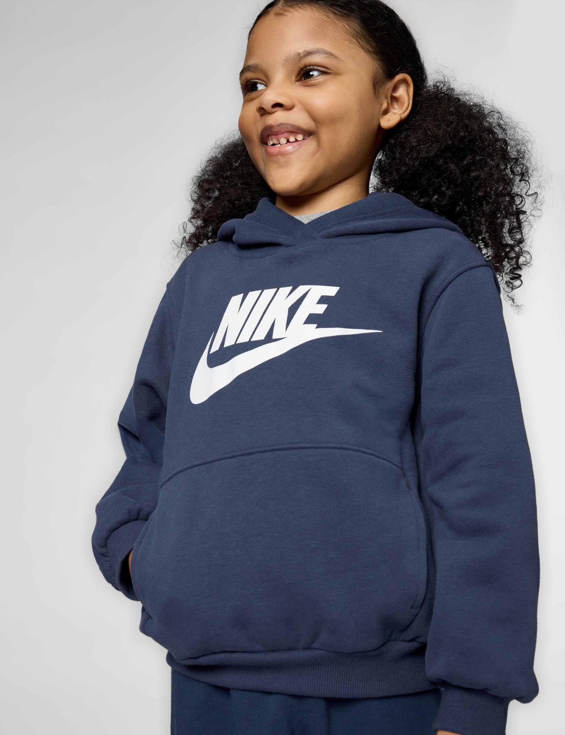 Nike Club Fleece Sportswear Pullover Hoodie Felpa con Cappuccio Unisex - Bambini e Ragazzi