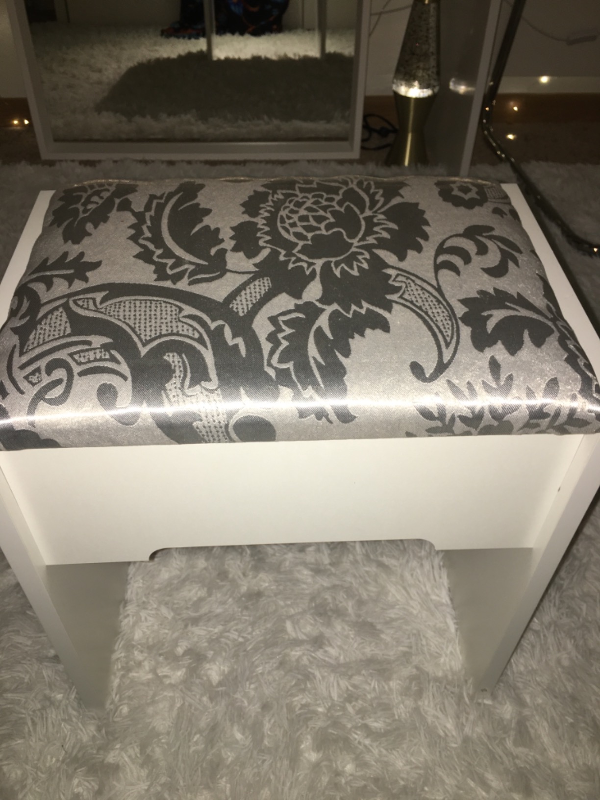 42/mo Finance Riforla Vanity Set with Lighted Mirror, Makeup Vanity