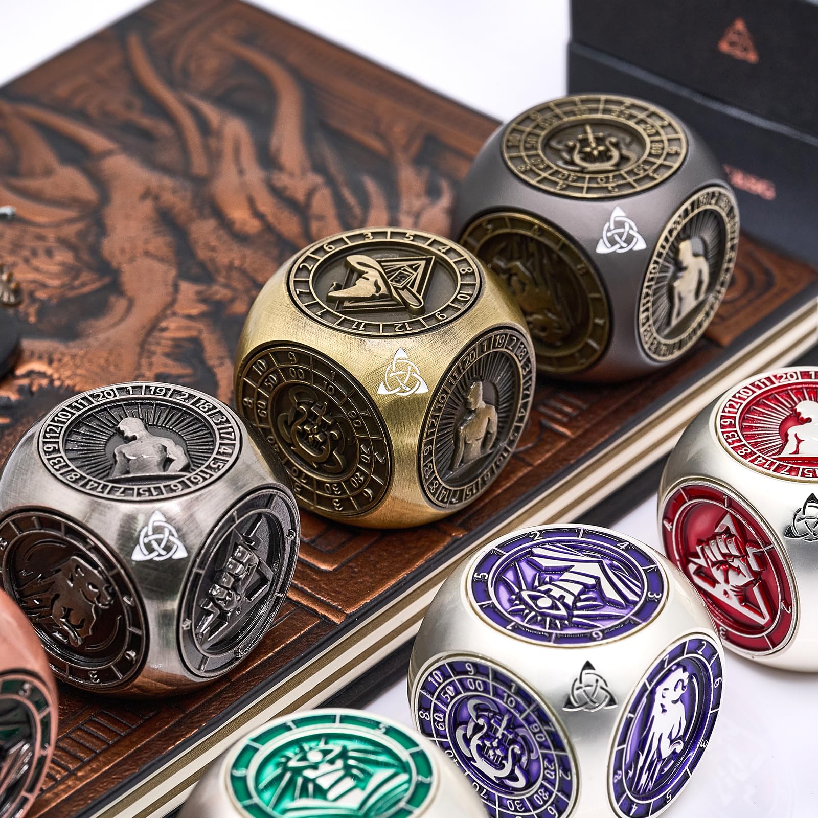 Set di dadi rotanti in metallo 7 in 1, dadi da gioco poliedrici unici, accessorio da tavolo per giochi di ruolo (bronzo)