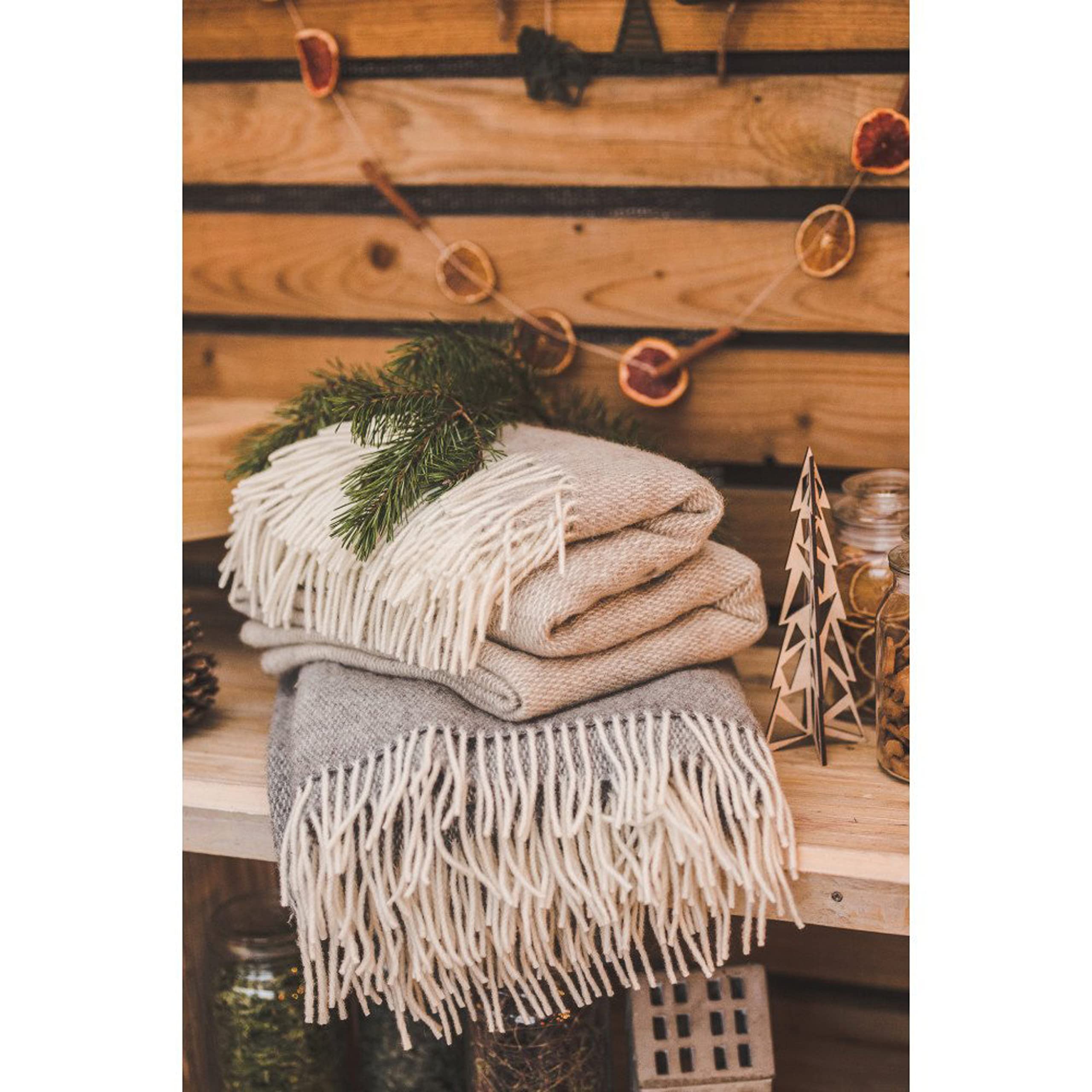 130 x 210 cm, coperta in lana di pecora neozelandese, ideale come coperta, plaid o coperta per divano e letto, calda coperta in lana vergine con frange