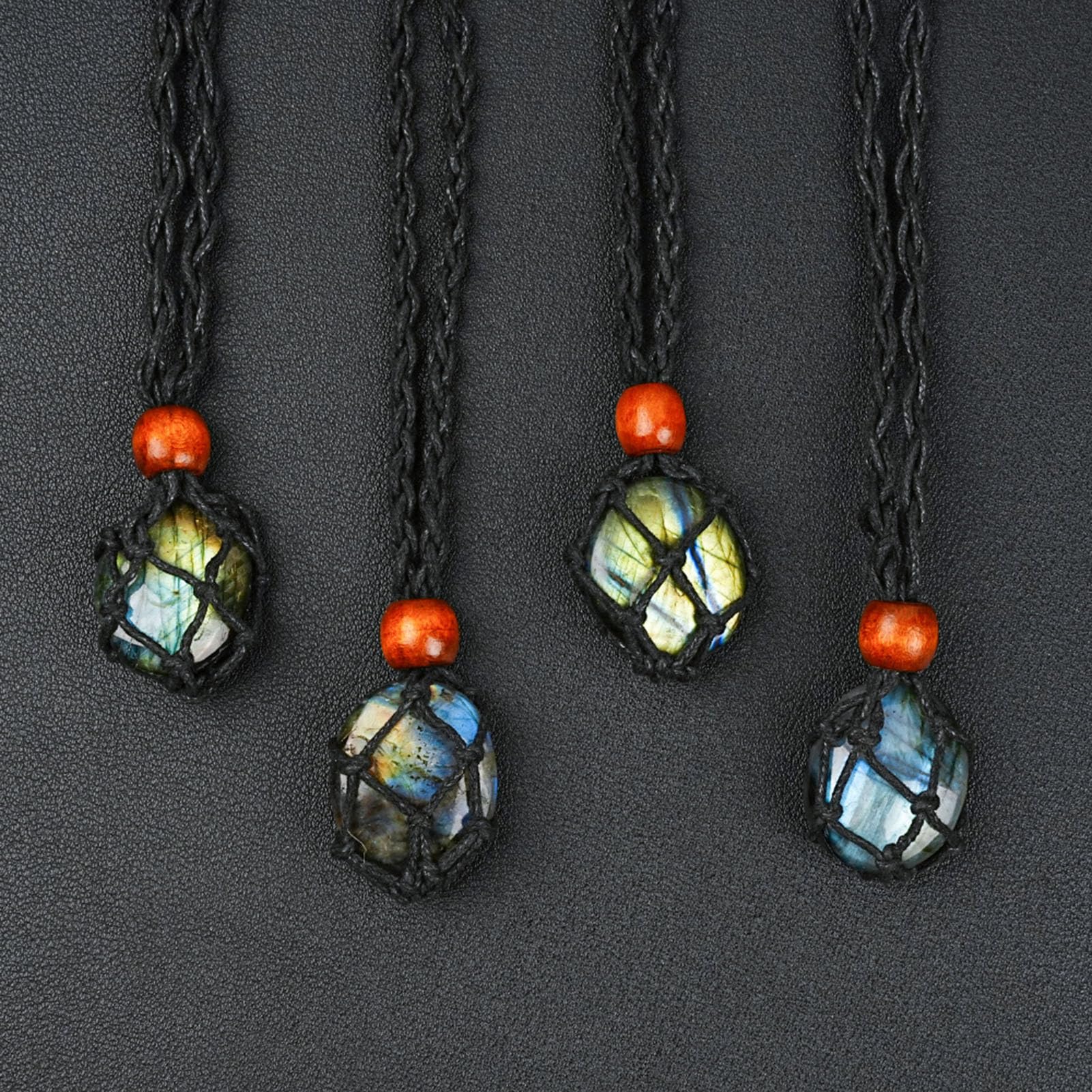 Collana con Ciondolo in macramè Labradorite, Realizzata a Mano in Vera Pietra appariscente per Protezione, intuizione, magia, guarigione dei Chakra e Regalo di Gioielli spirituali,2CM