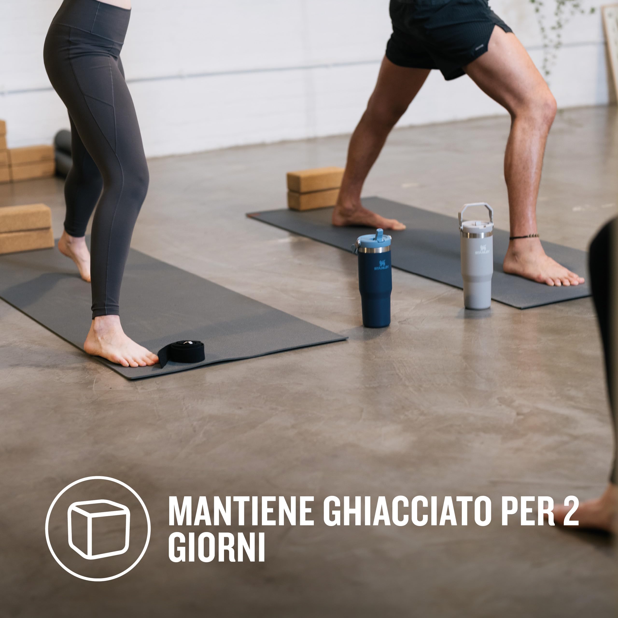 Stanley Flip Straw Tumbler 1.0 Borraccia Con Cannuccia 0.89L - Fredda Per 12 Ore - Borraccia Termica Senza BPA - Bottiglia Acqua Facile Da Trasportare - Lavabile In Lavastoviglie - Navy
