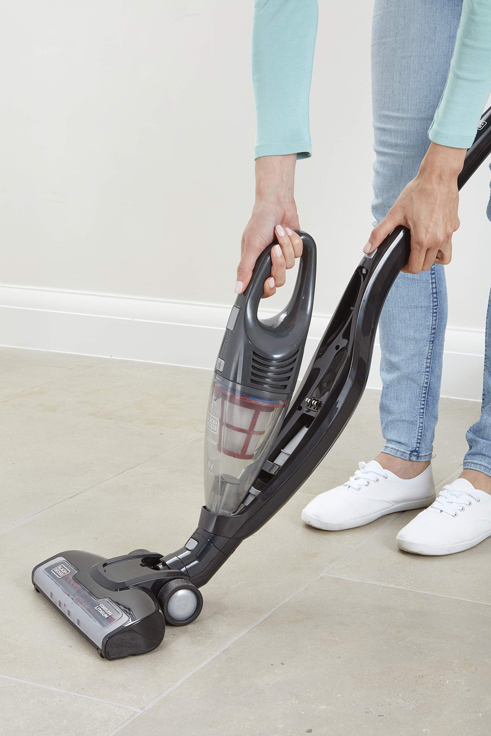 BLACK+DECKER SVB620JW-QW, SVB620JW-QW-Aspirador escoba 2en1 21,6V 2Ah. Se Mantiene de Pie. Boquilla extensible y cepillo, Nero, 21,6 V, 43.2 W, 500 milliliters
