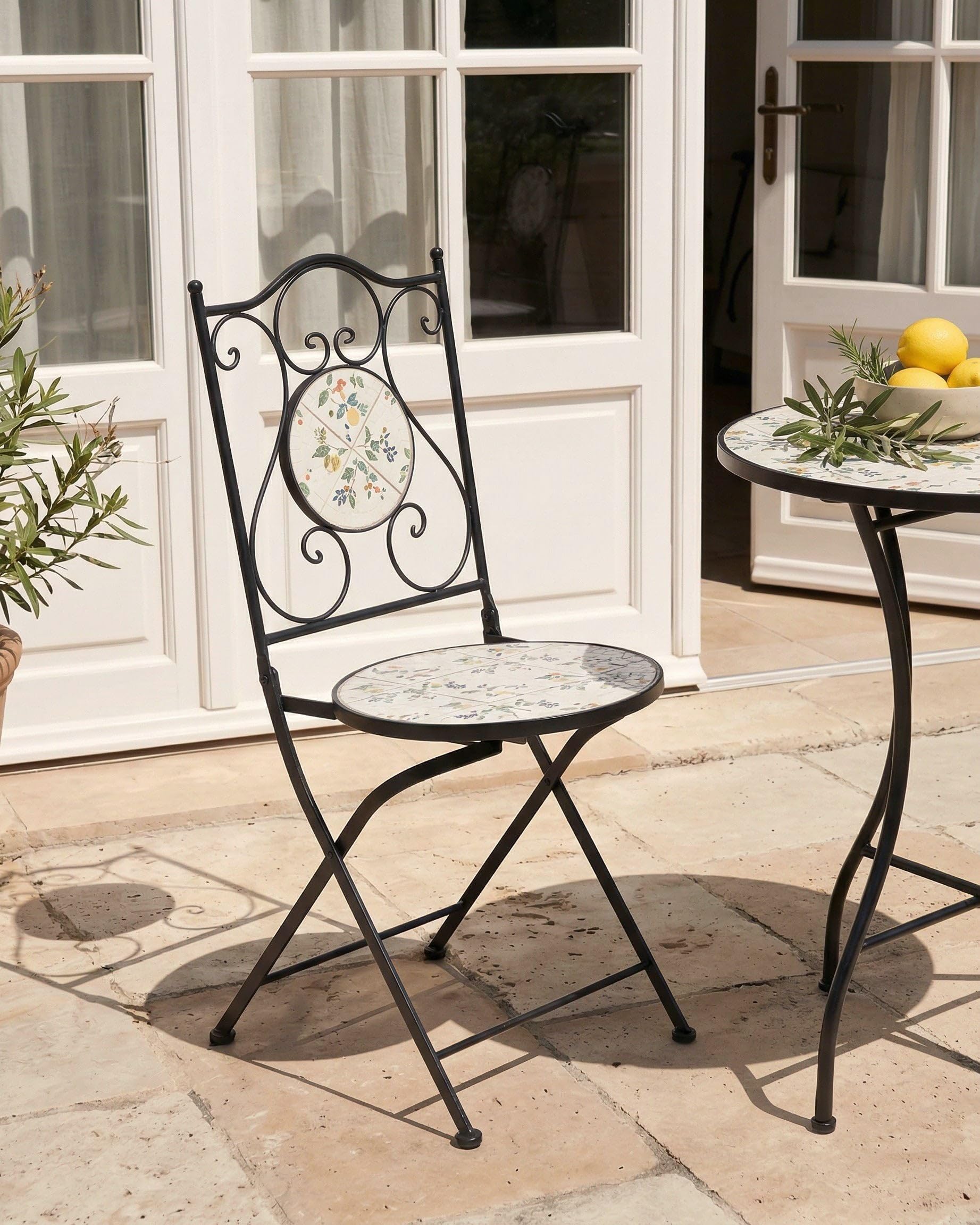 Beliani Set da giardino in metallo 2 sedie in stile ferro battuto pieghevoli con piastrelle in mosaico ceramica nero
