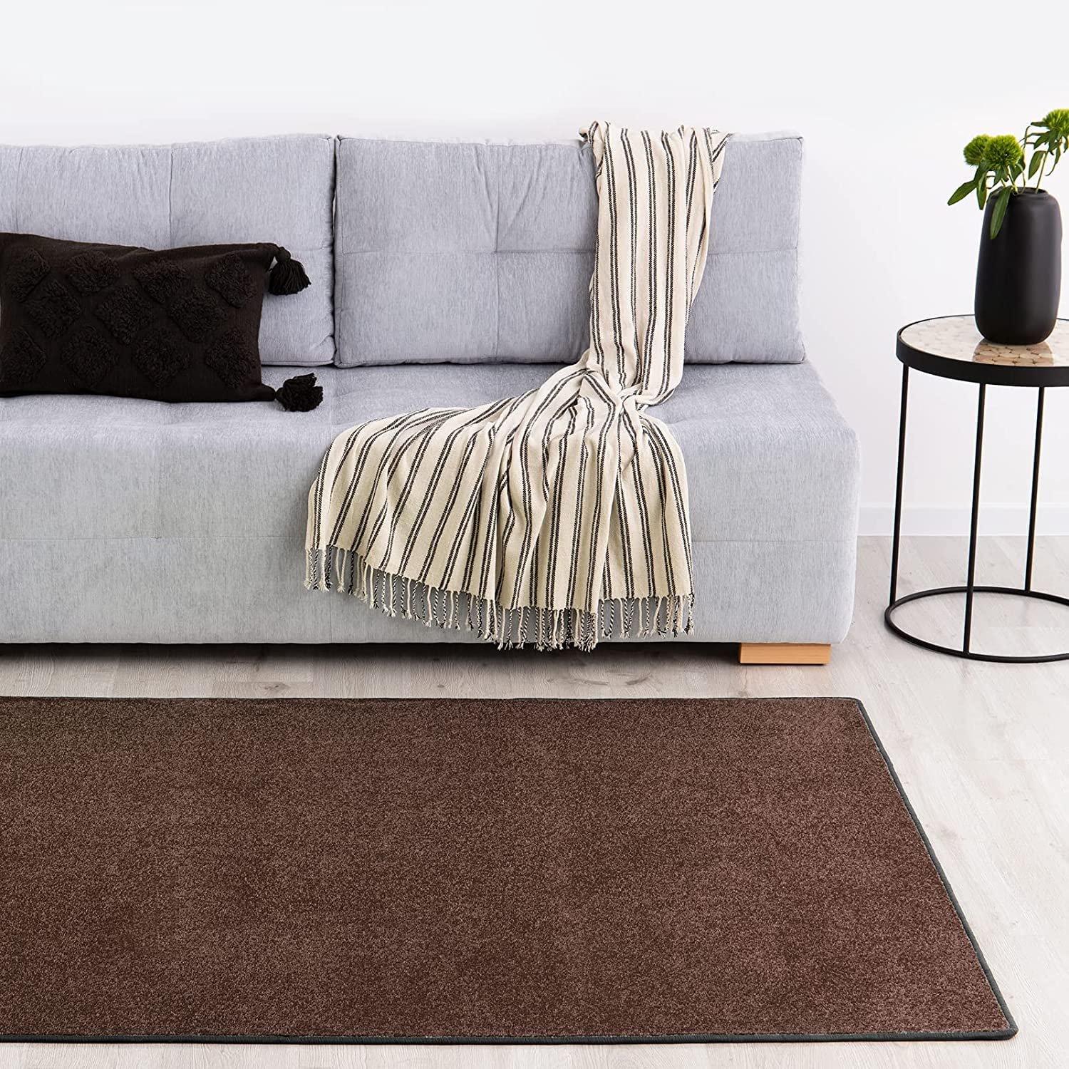 Floordirekt Dynasty, Tappeto in Velluto, Resistente e Facile da Pulire, Morbido Pelo in Velluto, Disponibile in Diversi Colori e Dimensioni (Fango, 66 x 300 cm)