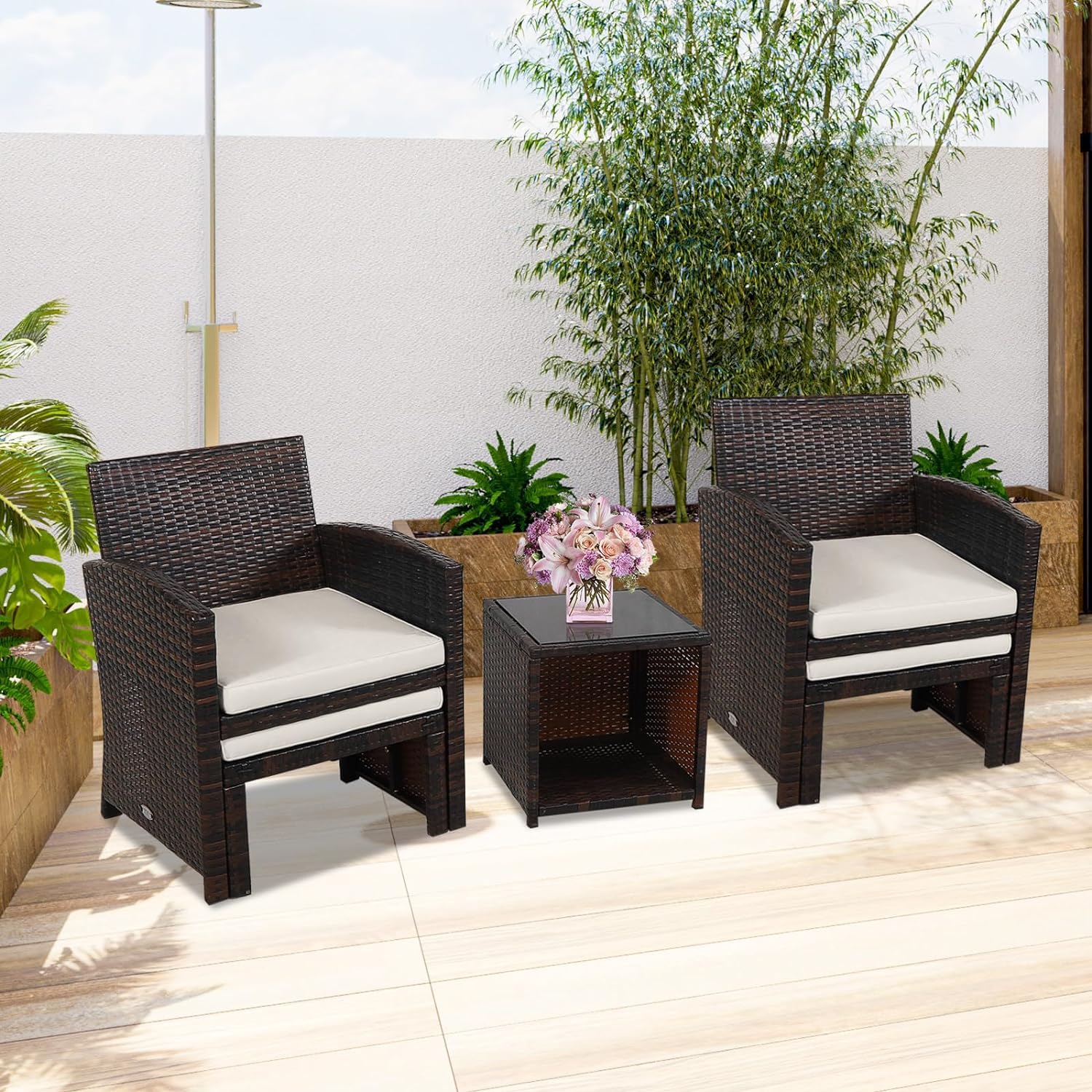 GIANTEX Juego de Muebles de Ratán para Exterior, Conjunto de Muebles 5 Piezas, 2 Sillones con Cojines, 2 Reposapiés y 1 Mesa de Café, Mesa con Espacio de Almacenamiento, para Terraza, Patio (Blanco)