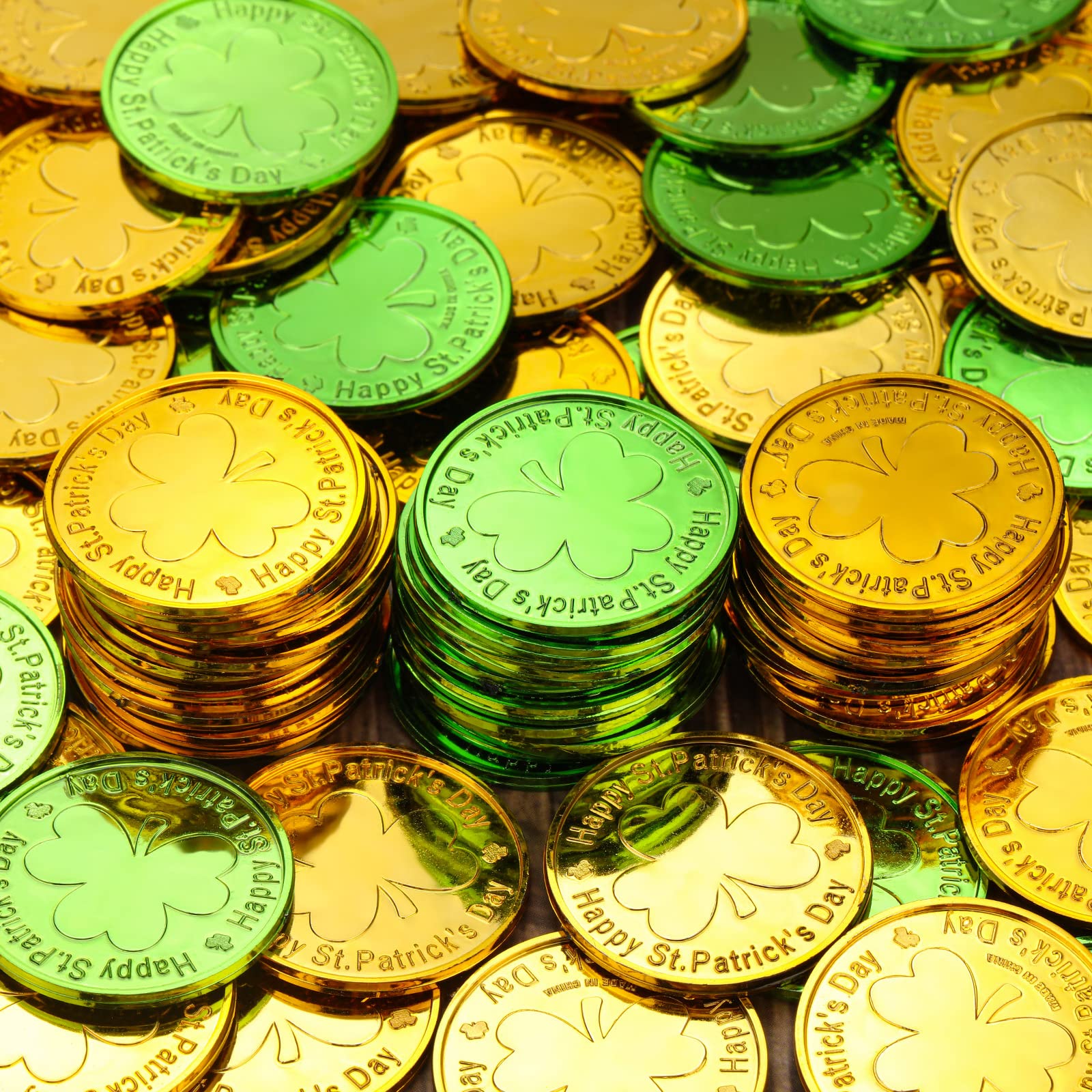 Amazon.co.jp: セントパトリックデー シャムロックコイン 装飾プラスチックコイン グリーンとゴールドのフェイクコイン 小さなラッキーコイン  クローバーコイン セントパトリックデーパーティー用品 1.38インチ 50枚パック : おもちゃ