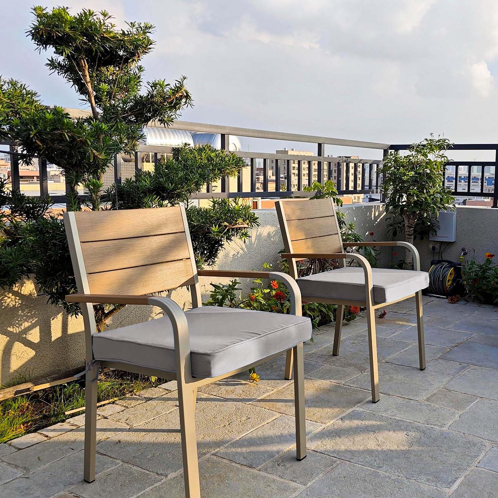 FKSLIFE Outdoor Chair Cushions Set of 2,Patio Chair Cushion Waterproof Outdoor Seat Cushions for Outdoor Furniture Outdoor Seat Cushions with Adjustable Straps (19 * 19 Inches, Light gray)