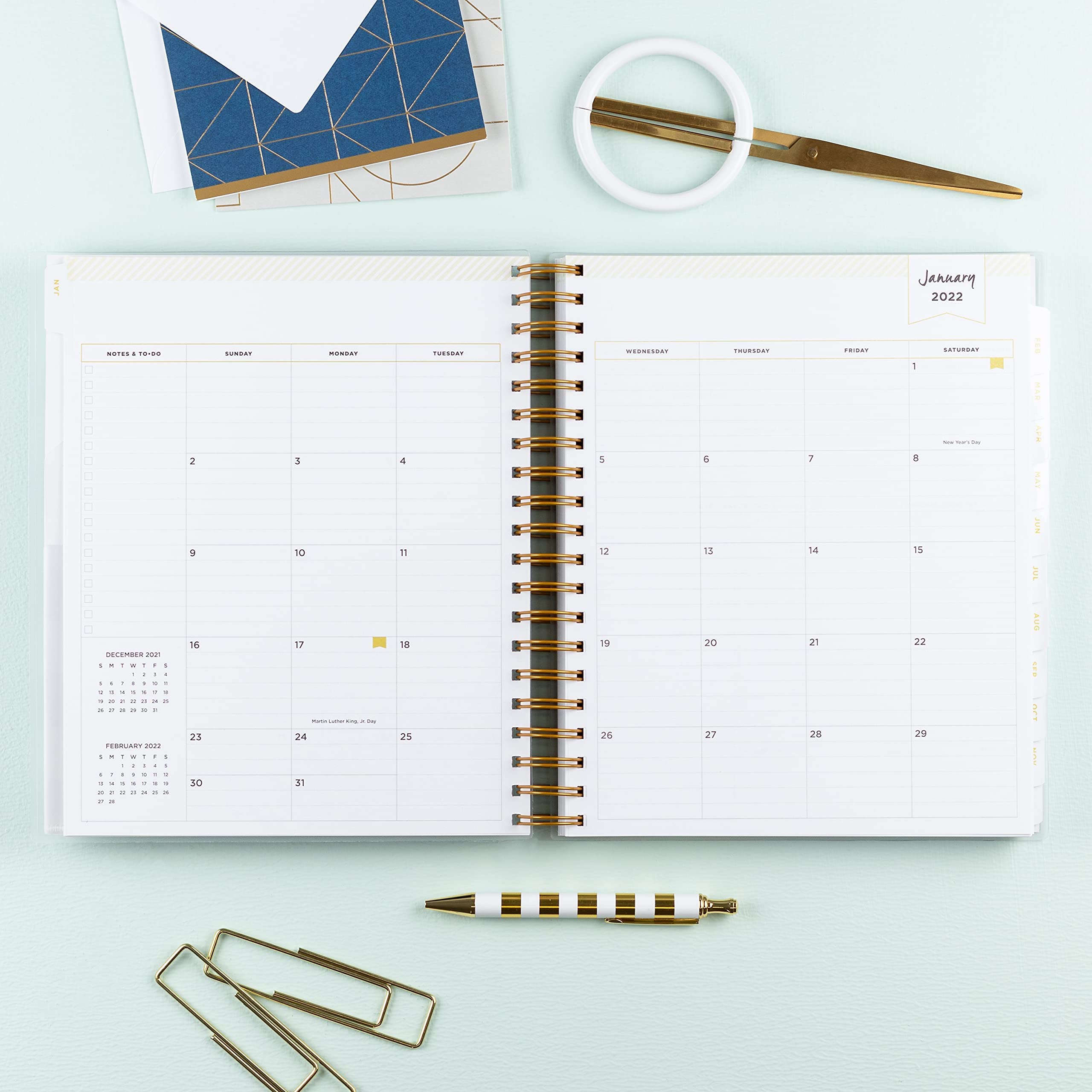 Blue Sky Day Designer per agenda giornaliera e mensile 2022, 20,3 x 25,4 m, copertina flessibile satinata, rilegatura a filo, a righe blu navy (103622-22)