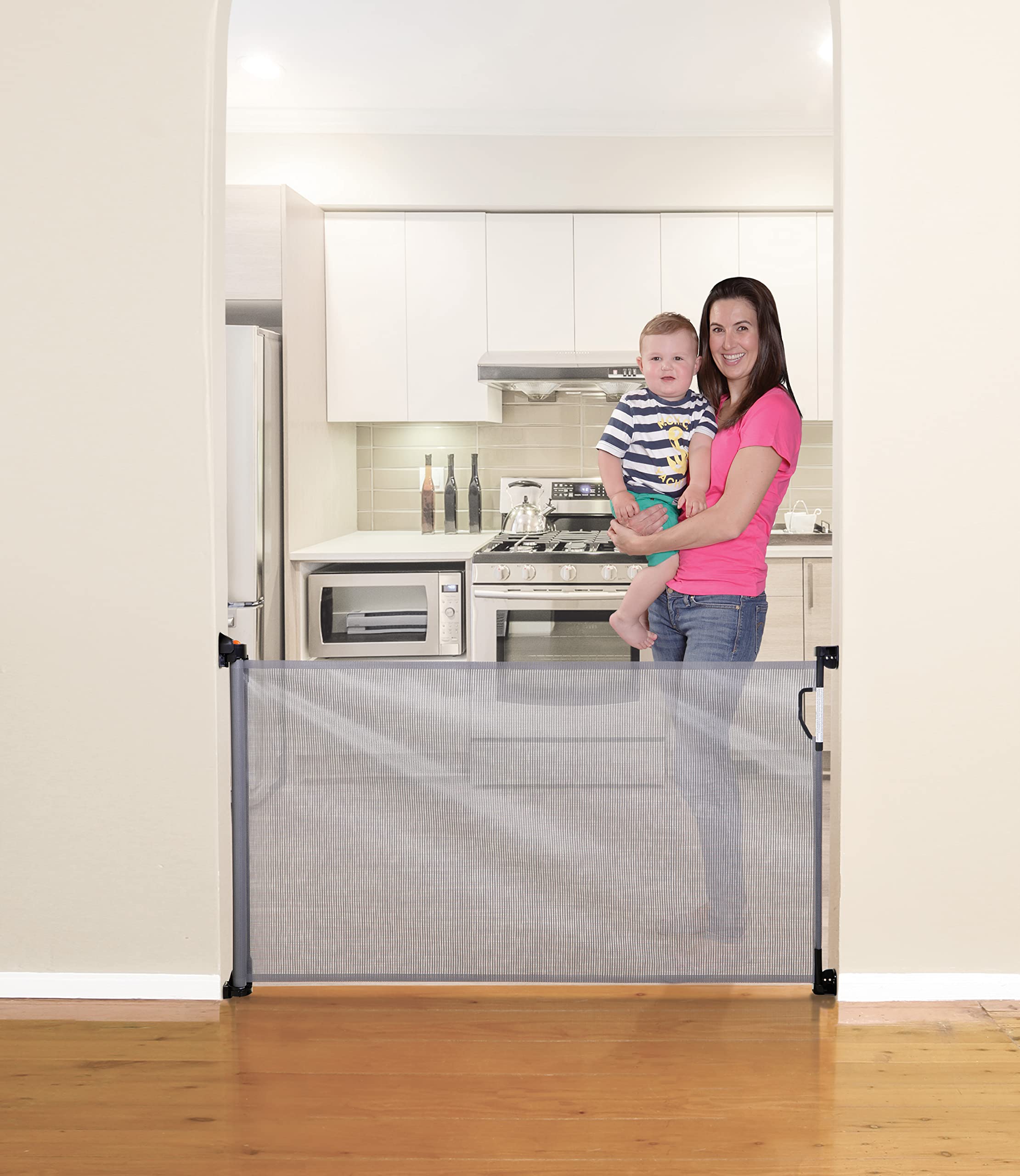 Dreambaby Barrière de sécurité rétractable pour bébé – Extra Large et Haute en Maille – Convient jusqu'à 140 cm de Large et 93 cm de Haut – avec 2 Jeux de Supports de Montage (Inclus) (Blanc)