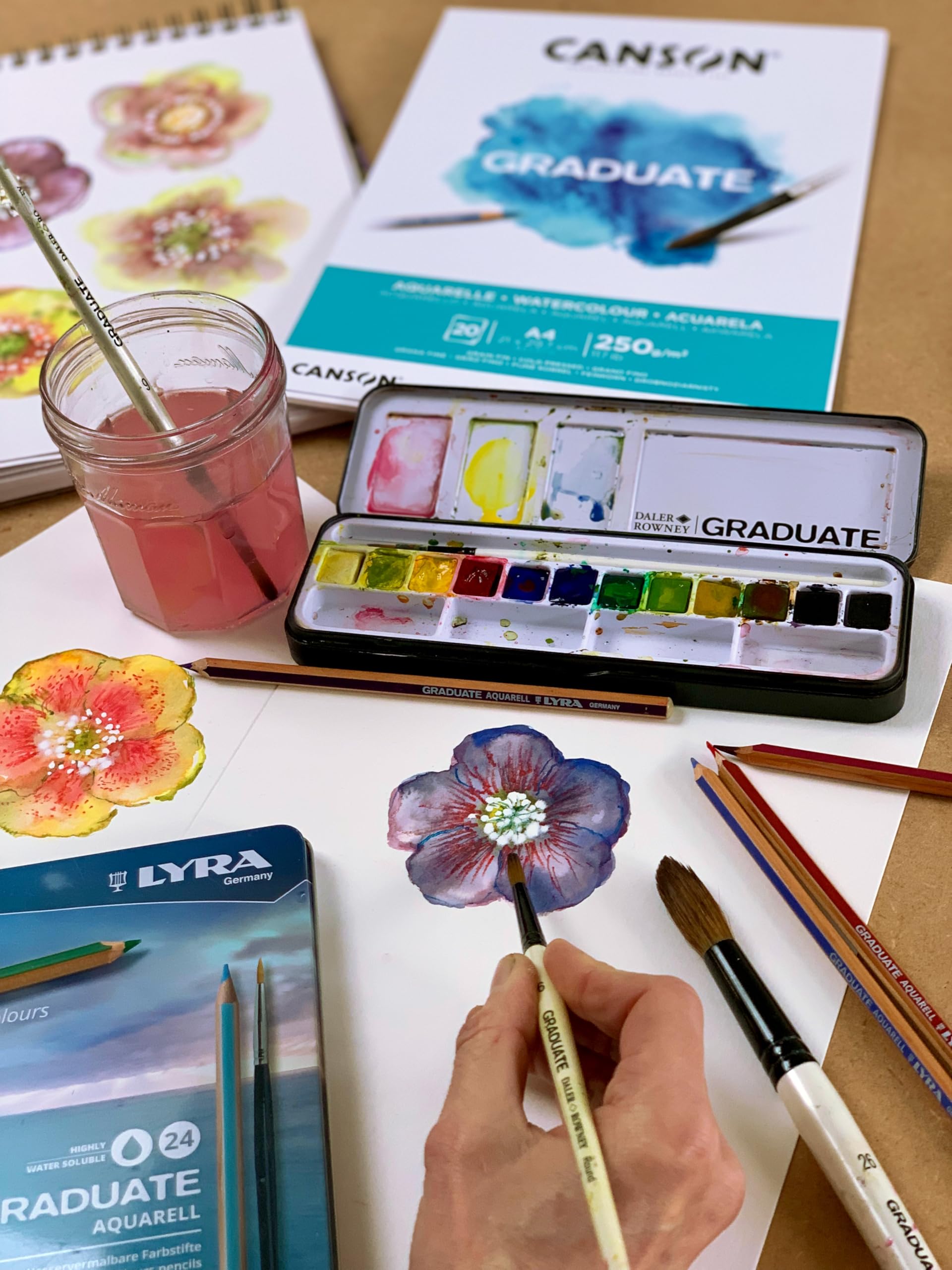 Daler-Rowney Graduate Acuarelas Profesionales, Set de Acuarelas 12 Colores con Pincel, Kit Acuarela Portátil en Caja Metálica, Estuche para Estudiantes, Artistas y Manualidades