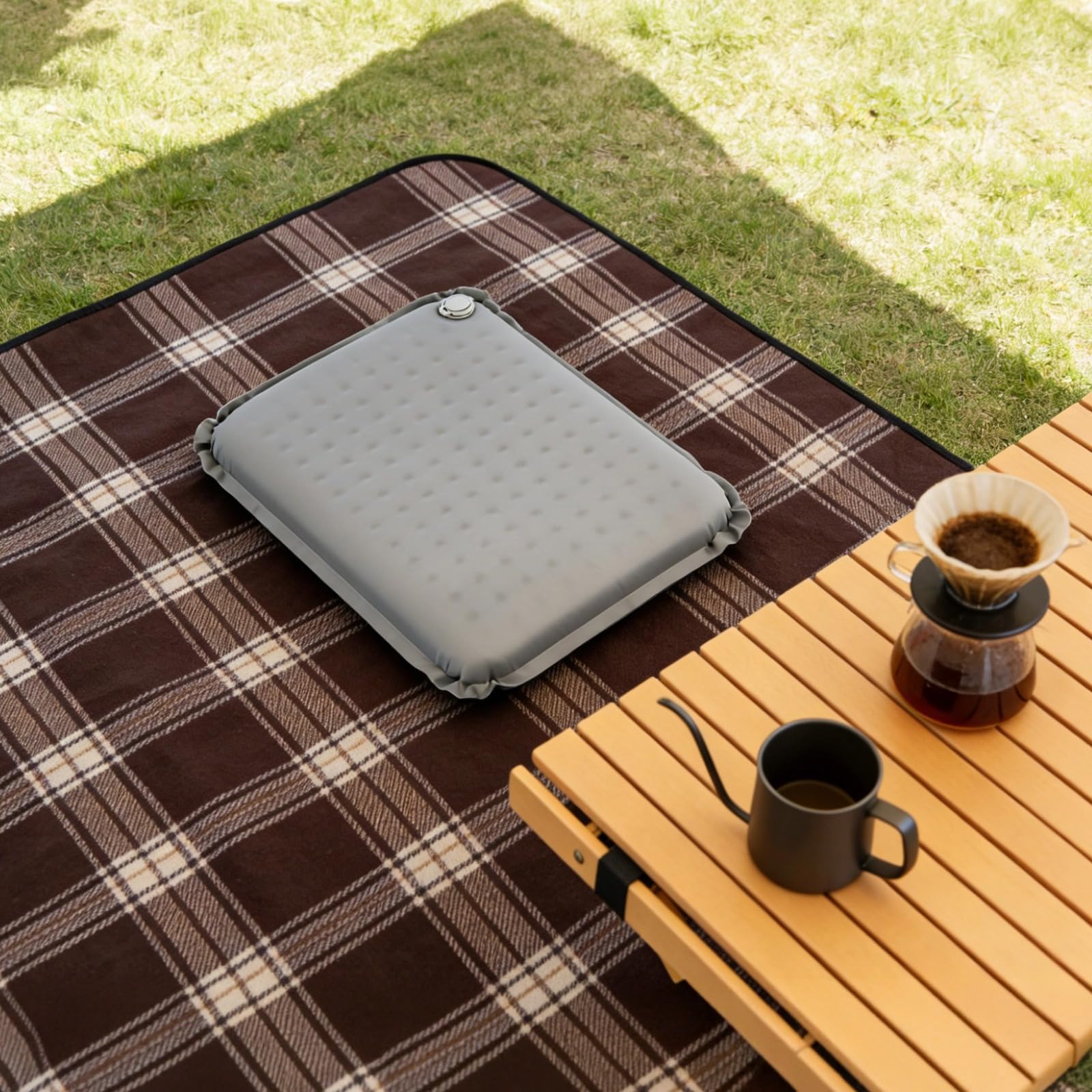 Coussin de siège autogonflant pour Voyage, Coussin Portable pour Avion avec Surface à Points, Coussin en Mousse léger pour Camping, randonnée, Pique-Nique, 15,7 x 11,8 x 2,4 po, 40 x 30 x 6 cm