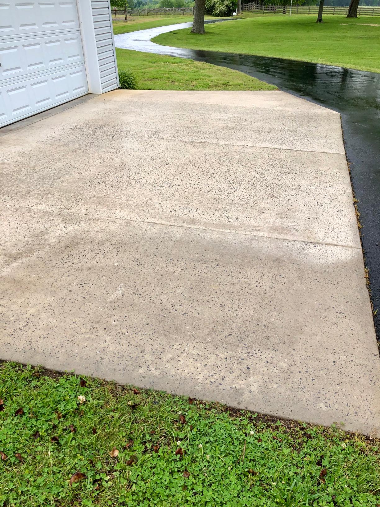 Foundation Armor SX5000 WB applied to a residential concrete driveway