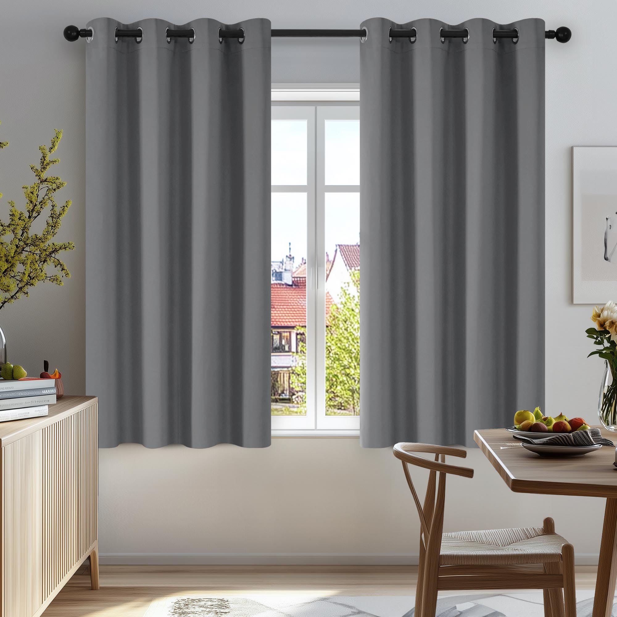 Deconovo Tende Oscuranti per Interni 2 Pezzi 138 CM Altezza, Termiche Isolanti, Anti-Rumore, con Anelli, Ideali per Camera da Letto e Soggiorno, 117x138 CM, Grigio Chiaro