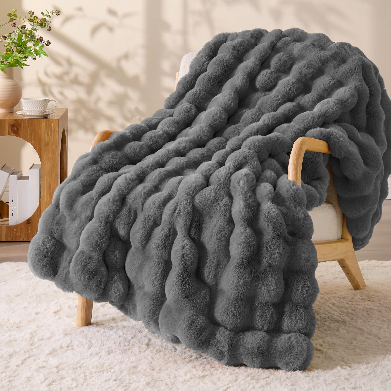 BEDELITE Bubble Fellimitat Kuscheldecke Flauschig Decke 125x150, Grau – Amazon Angebot