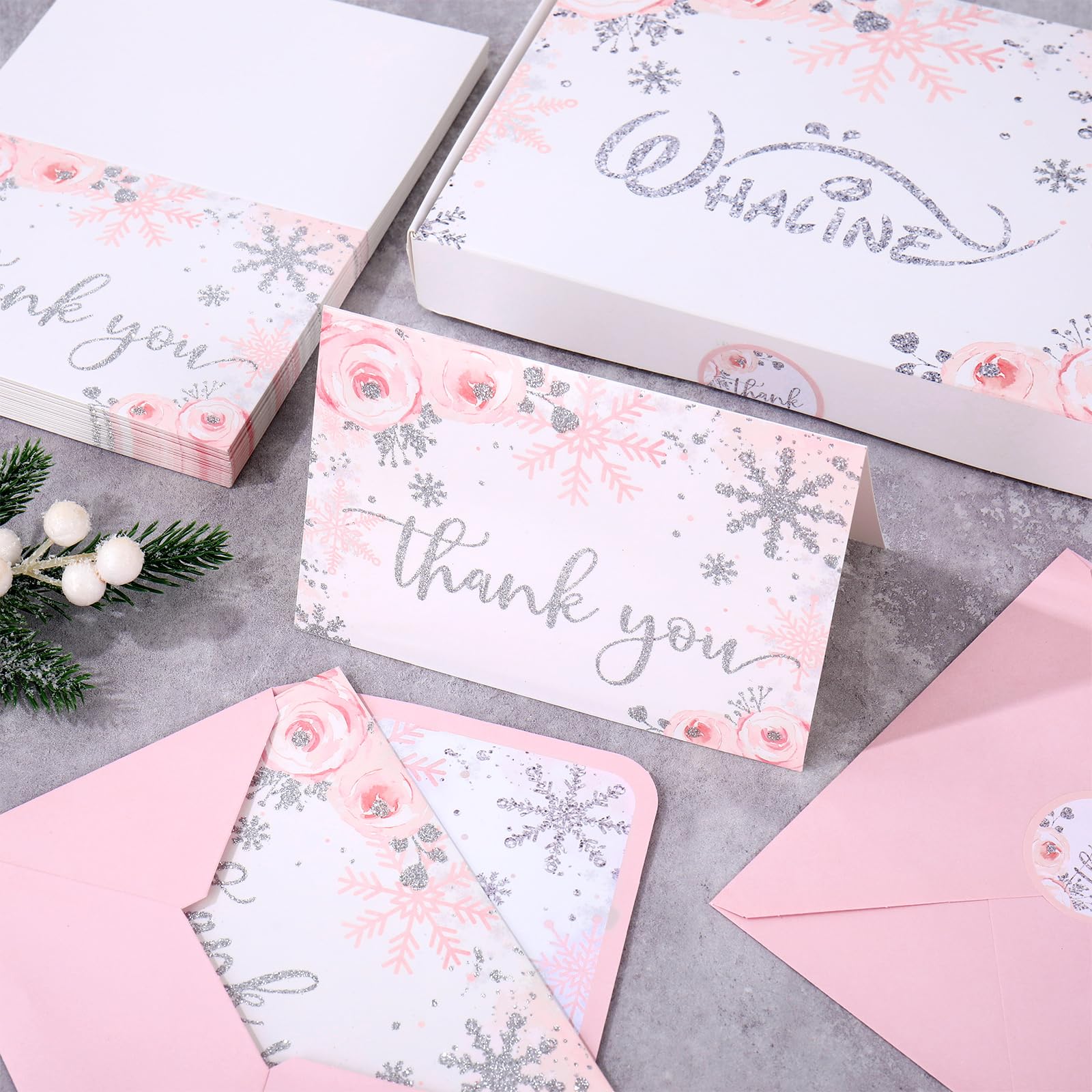 Whaline Lot de 50 cartes de remerciement de Noël avec flocons de neige à paillettes roses - Cartes de vœux vierges avec enveloppe autocollante pour Noël, fête prénatale, invitation, 10,2 x 15,2 cm