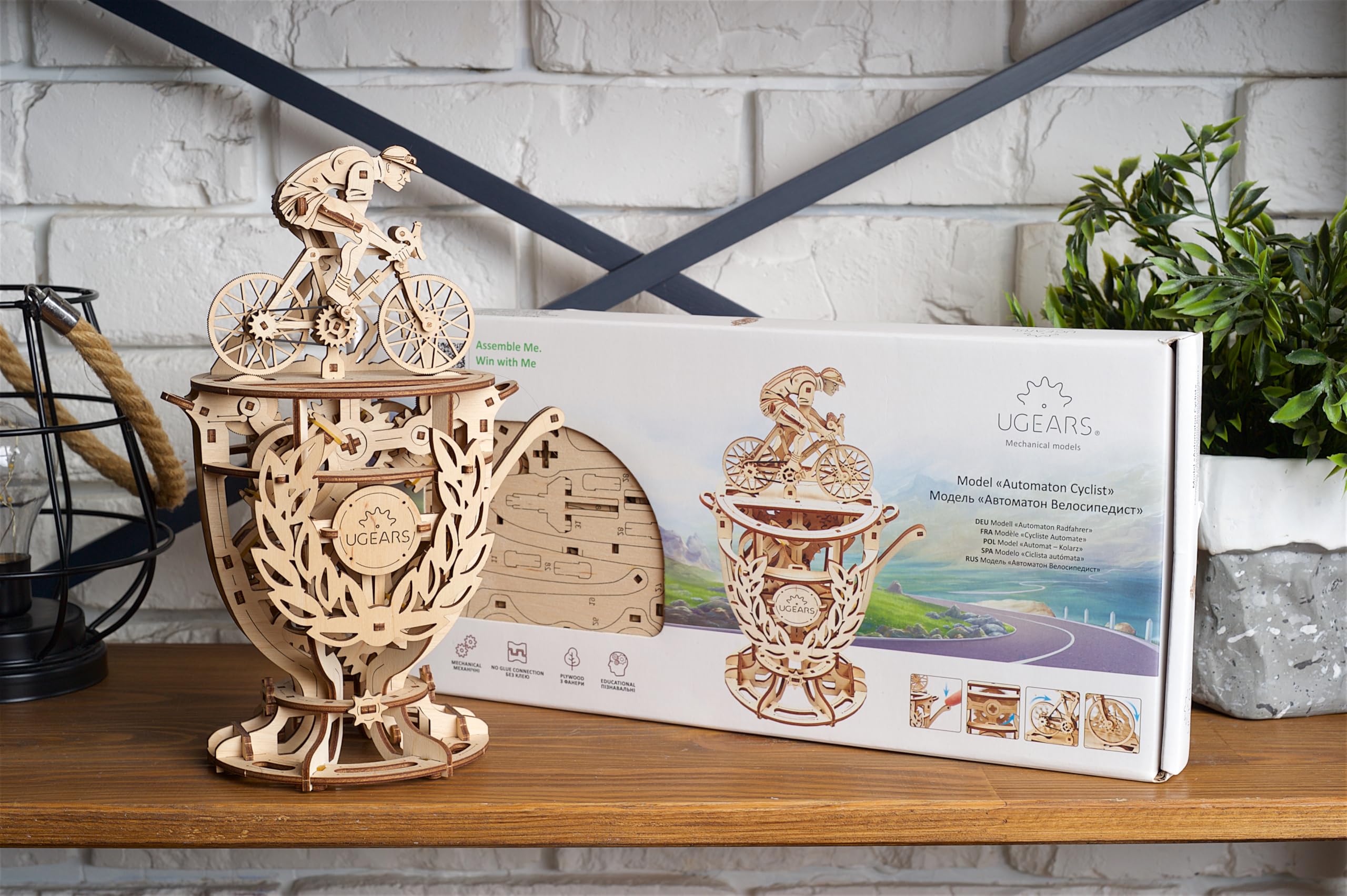 UGEARS Automaton Cyclist Puzzles 3D - Cadeau Fête des Pères Kits de Modèles en Bois pour Adultes à Construire - Classic Tour De France Cup Bicycle Puzzle en Bois - Puzzles 3D en Bois pour Adultes