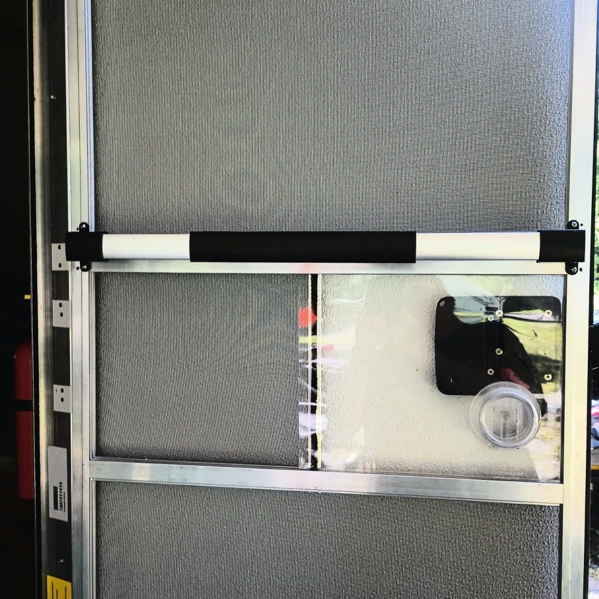 RV MURTS RV Screen Door Cross Bar Handle, Adjustable Length from 21-5/8 Inch to 28-5/8 Inch, RV Screen Door Protector with Sturdy&Secure Non-Slip Grip, Fit Most RV, Camper, Travel Trailer, Motorhome.