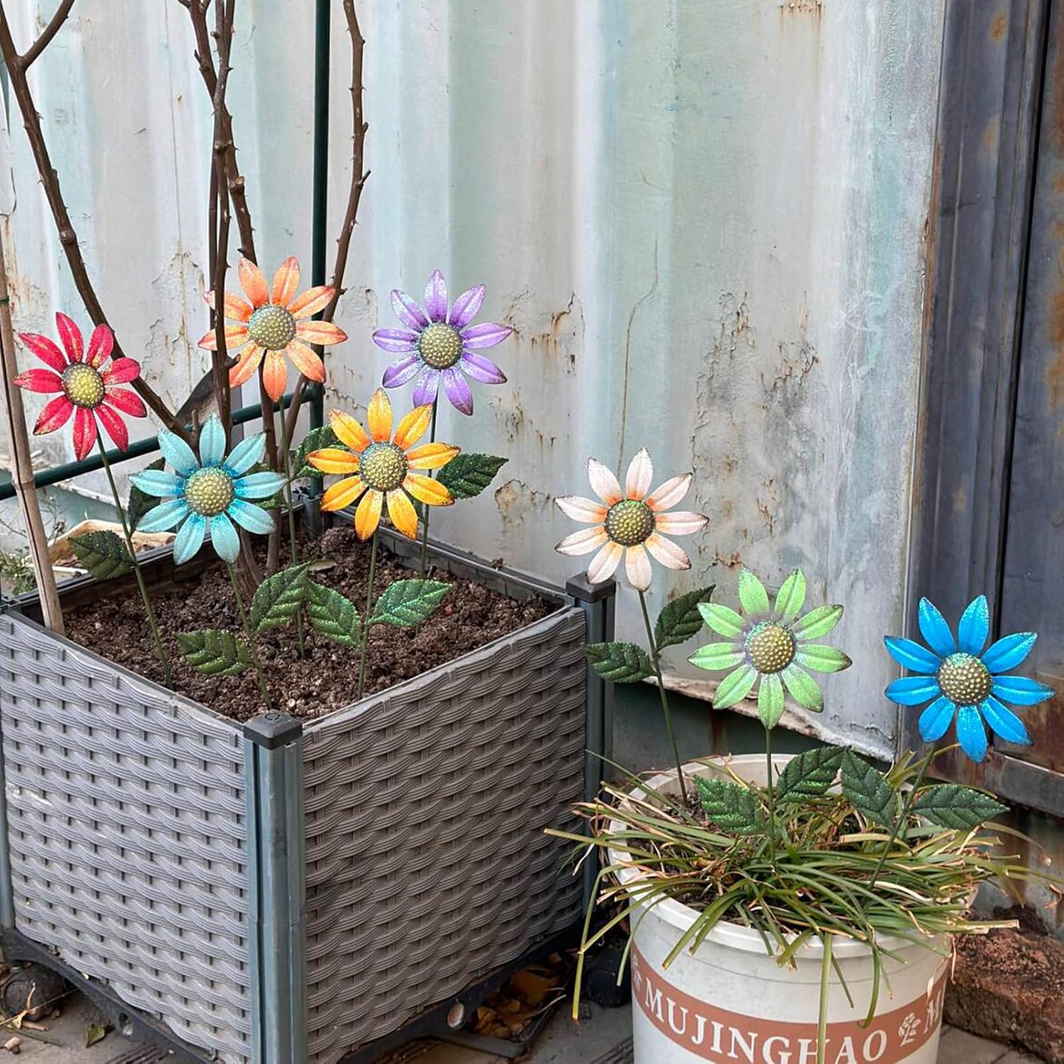 HUTHDAK Metal Flowers for Outside,8 Pack 16.15" Decorative Garden Stakes with Swaying Flowers Head Yard Art,Spring Garden Decor for Lawn, Pathway & Garden