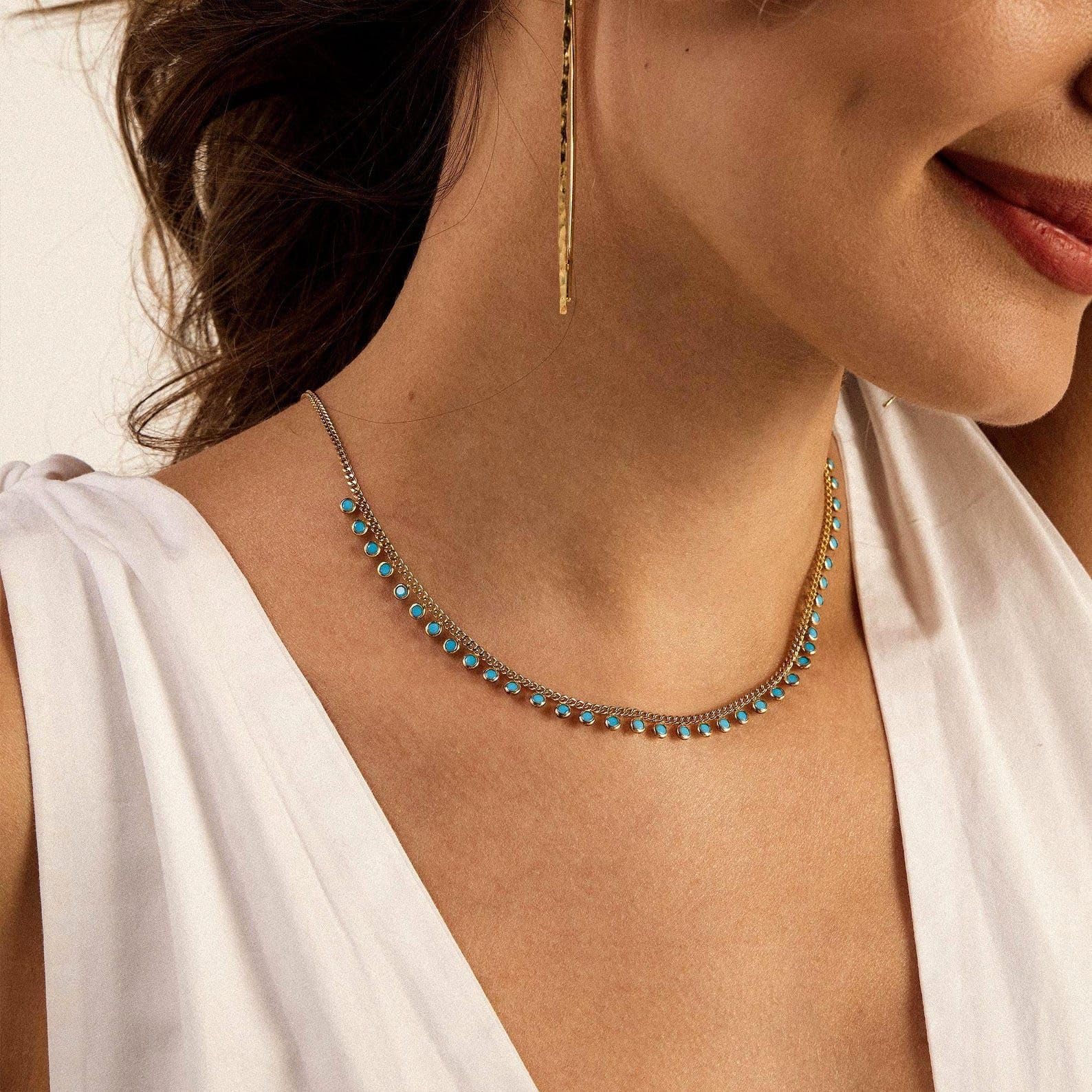 18K oro delicato Turquoise collana, Rowed pietra con sfere argento sterling blu Natale