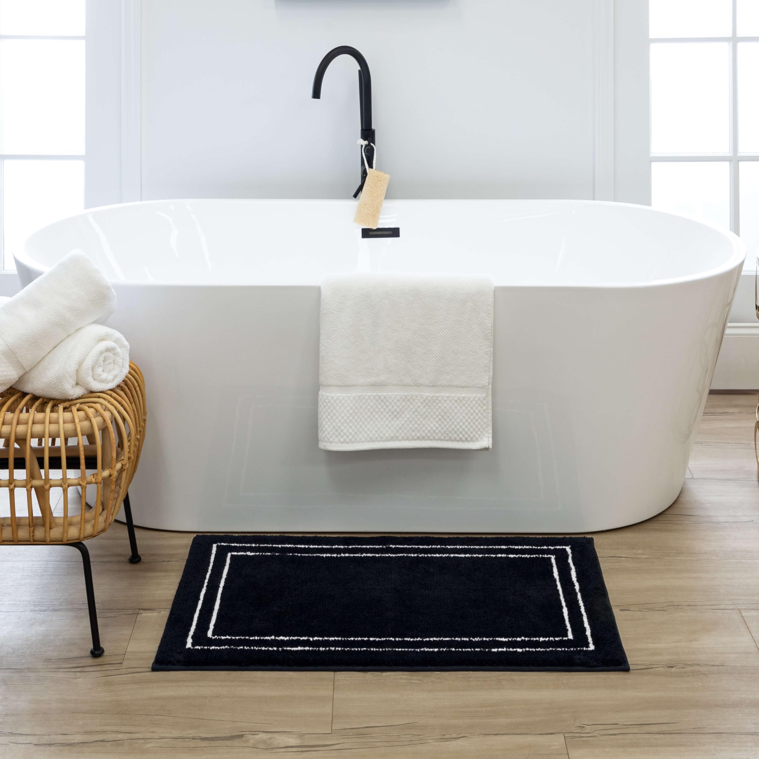 Amazon.com: Mohawk Home Corona Casual Geometric Black 1' 5
