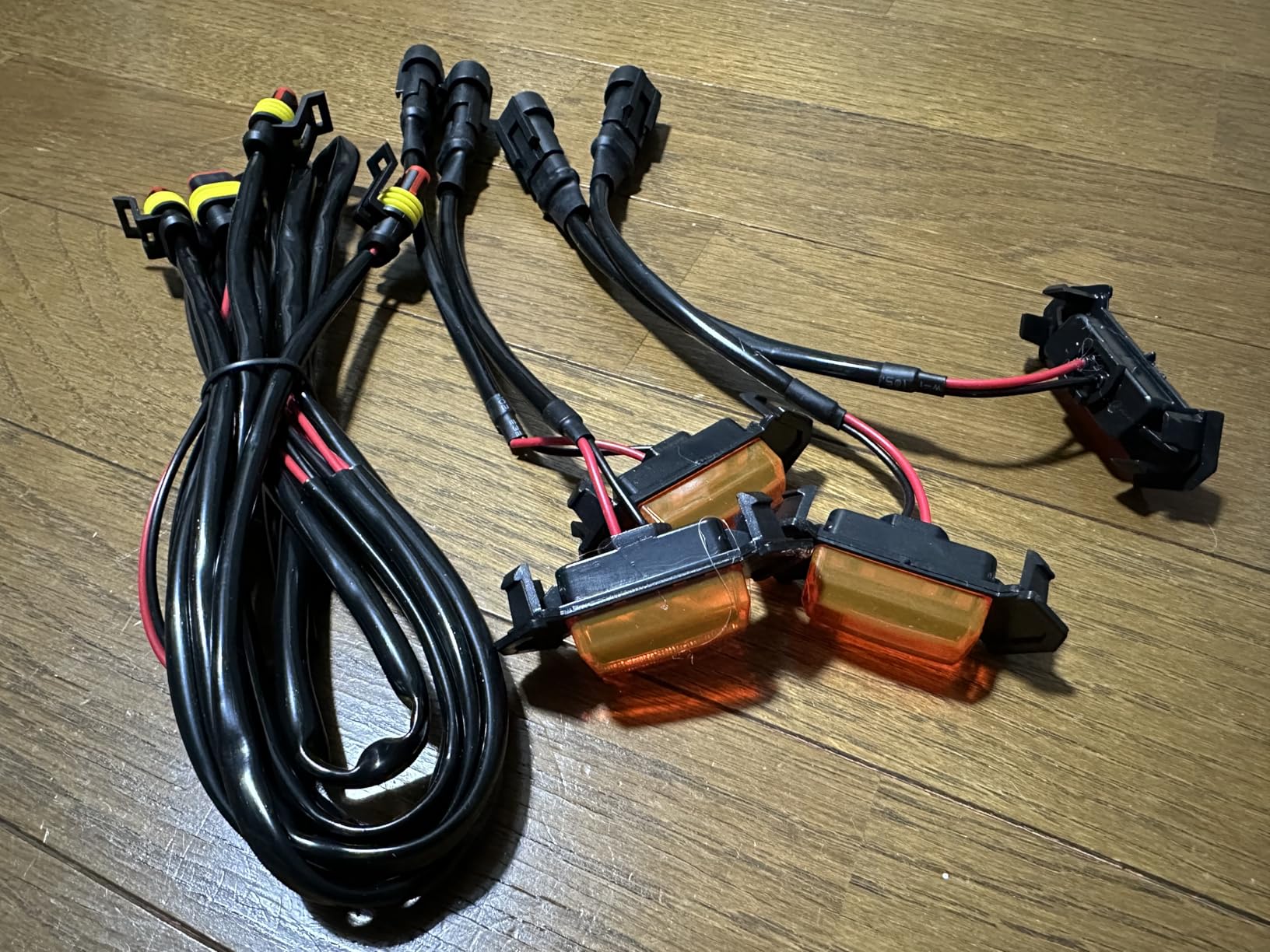 Amazon | 【Deepa Ribusu】LED グリルマーカー 4連 トヨタ対応 アンバー タコマTRDプログリル アンバーレンズ ...