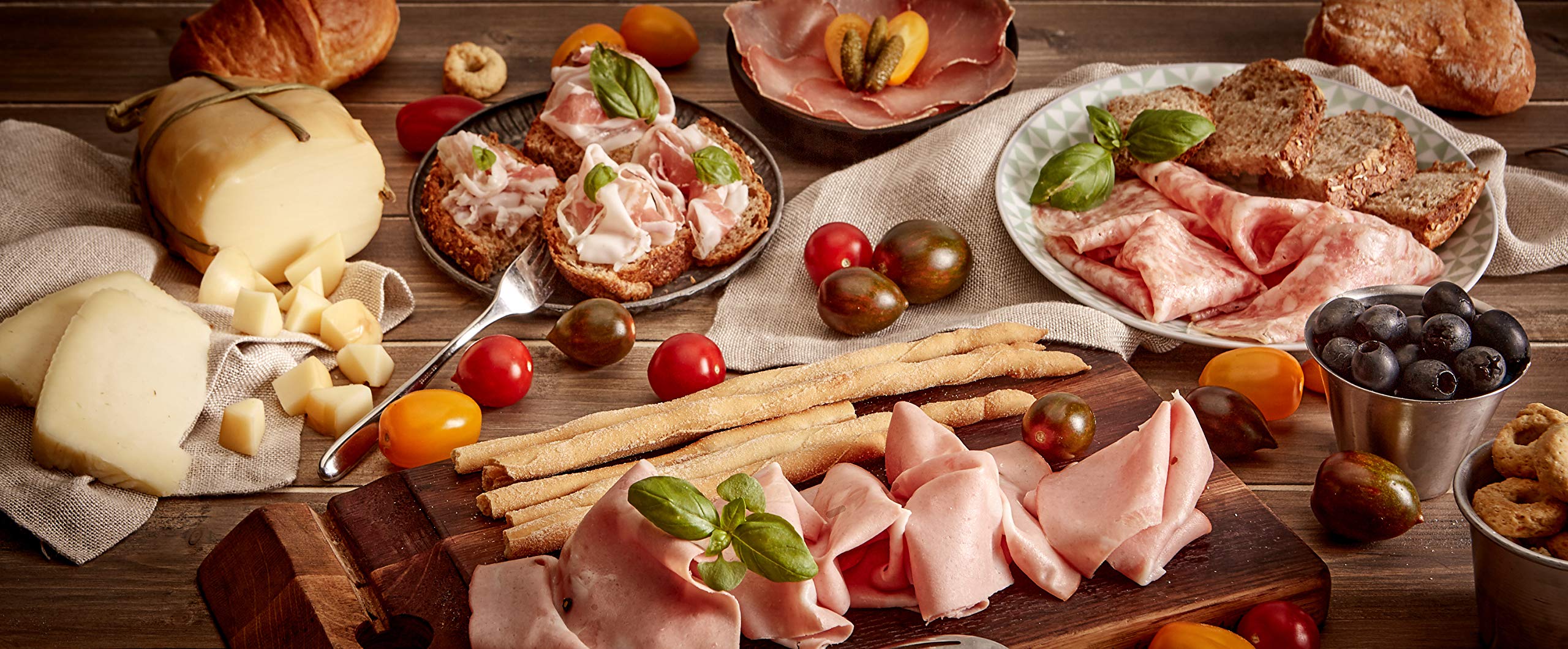 Formaggio Primo Sale au piment, Fromage italien typique à pâte dure et à croûte fine, 950g