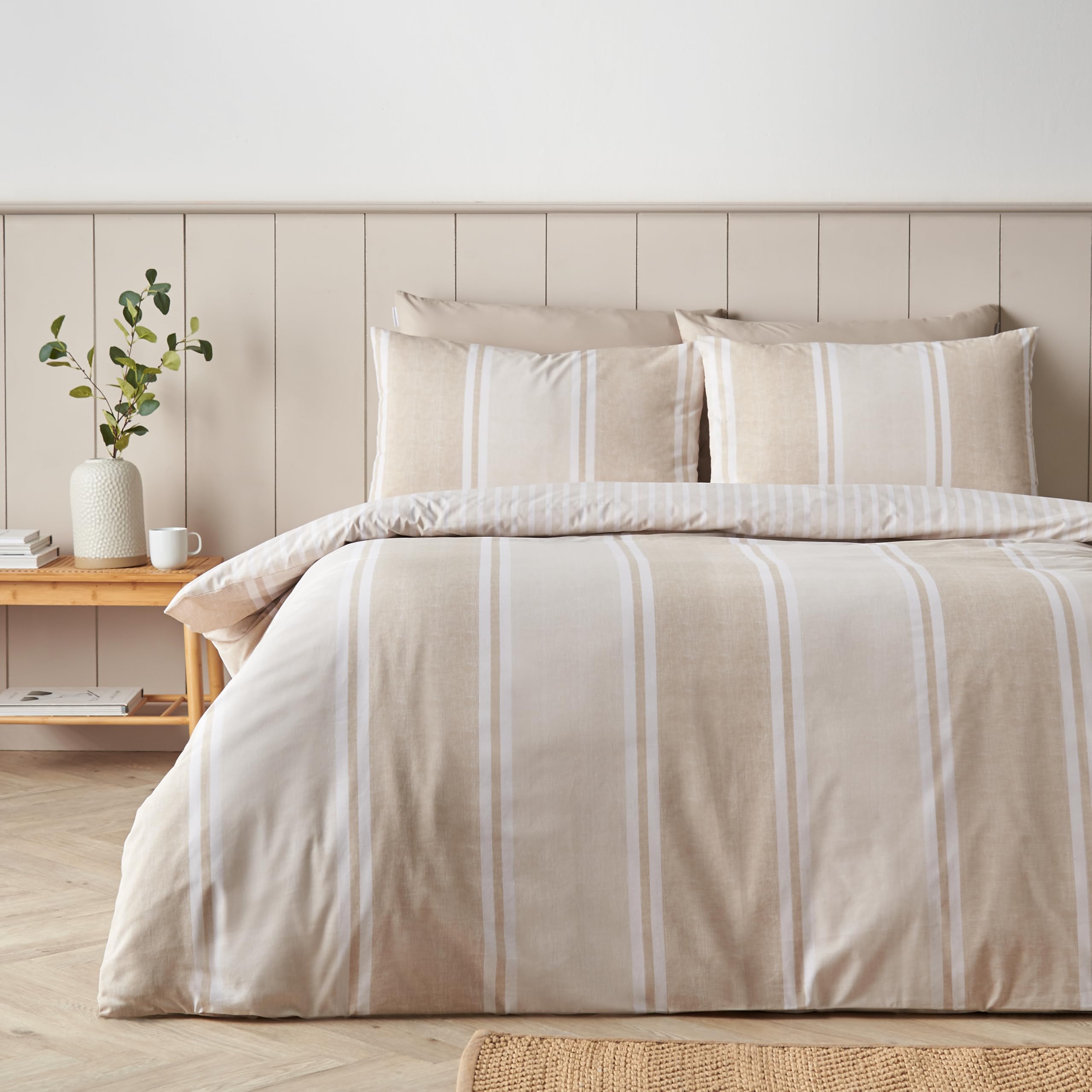Catherine Lansfield Banded Stripe Reversible King Duvet Cover Set with Pillowcases Natural