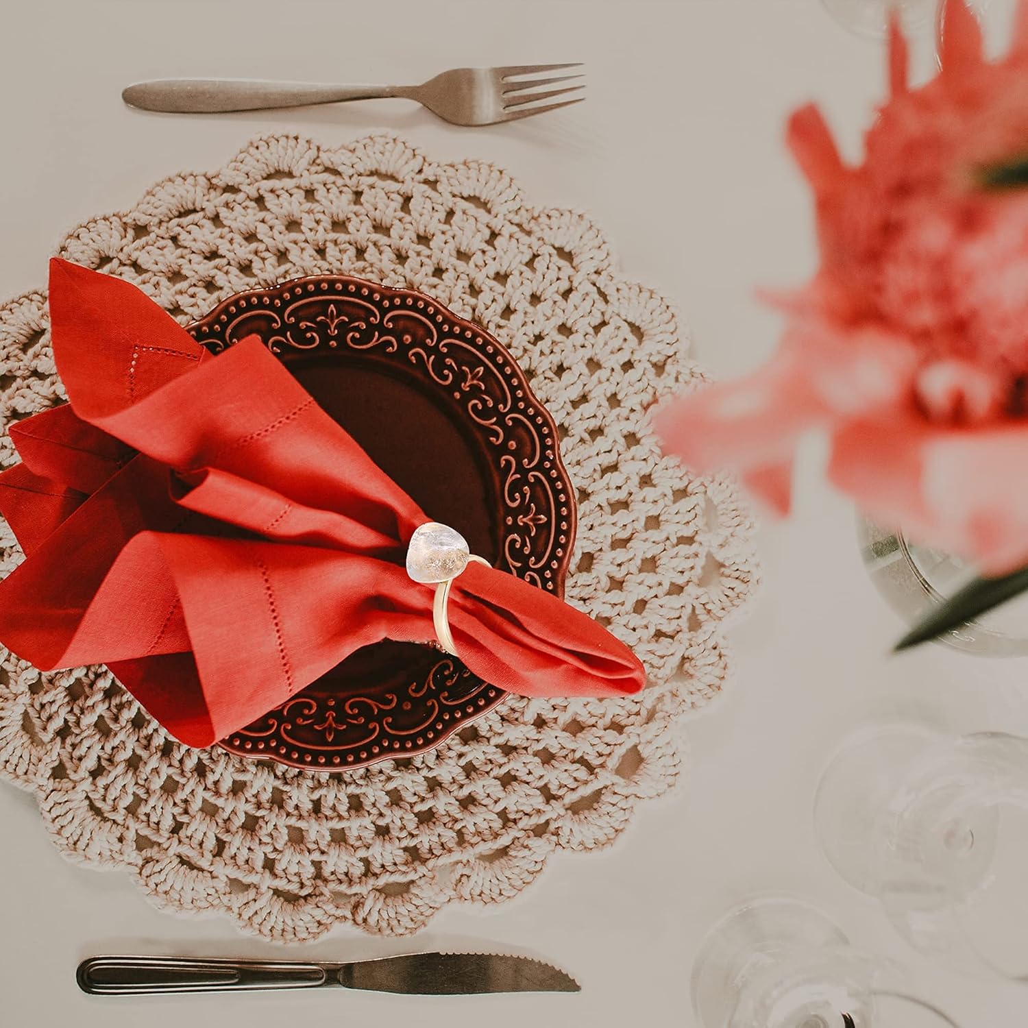 Cozy Tower Unique Clear Quartz Napkin Rings Set of 4, White Crystal Napkin Ring Holder Gold Napkin Rings Holder for Wedding Christmas Valentine Banquet Party Dinner Table Decorations : Home & Kitchen