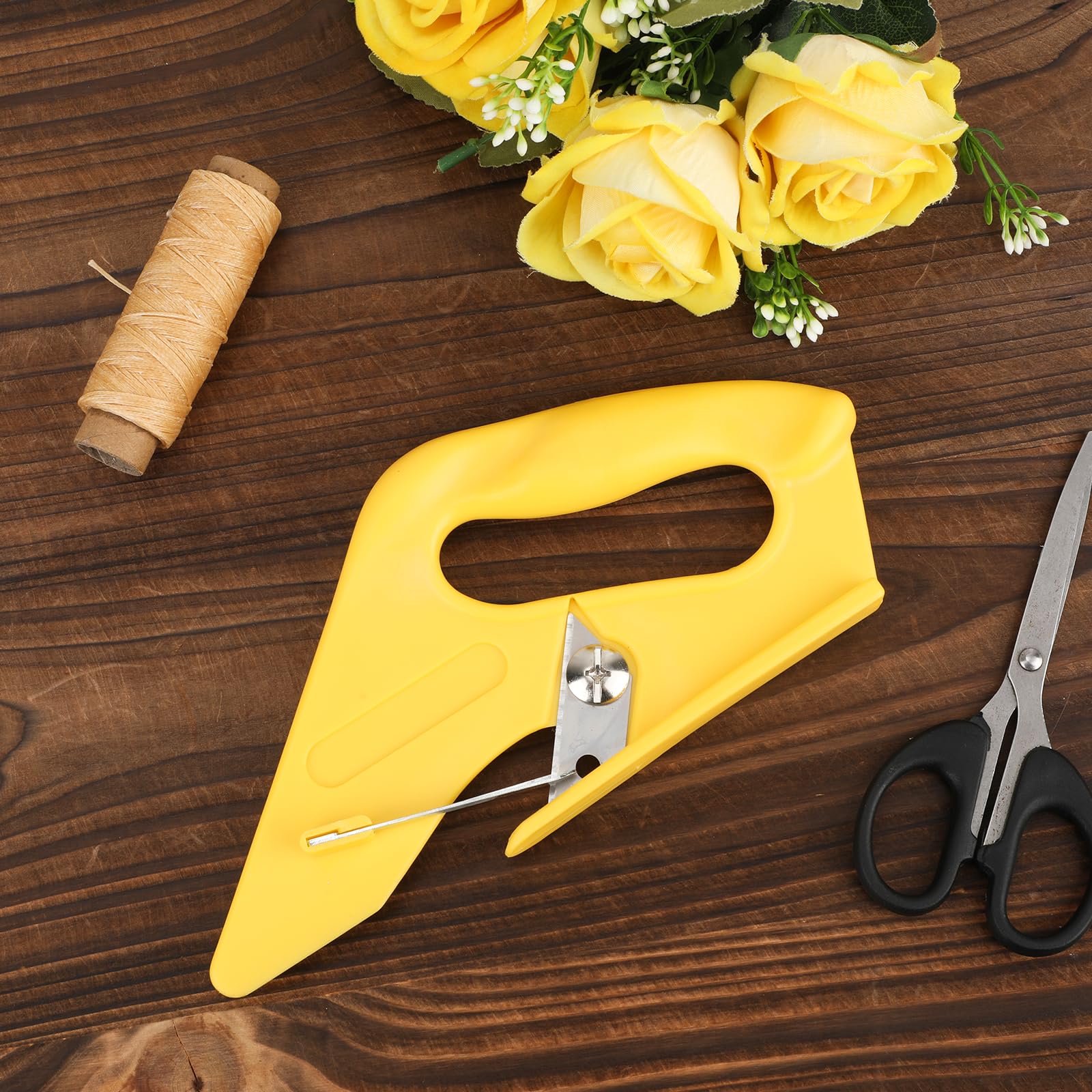 Taglierina per Tappeti, Forbici per Impieghi Gravosi Forbici Multiuso Taglierino Professionale Coltello per Tappeti Utensile da Taglio per Tappeti Carta da Parati Cartone Pelle