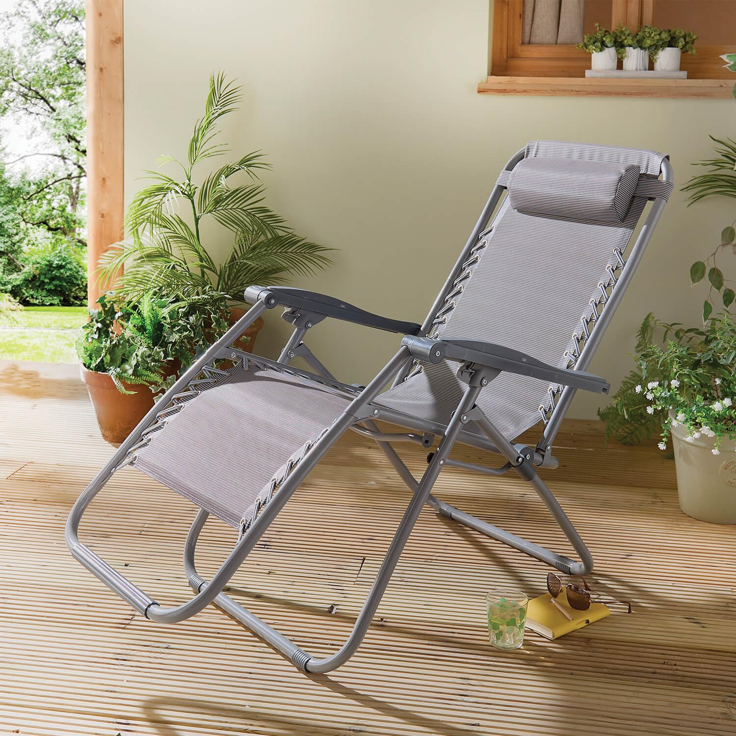 Coopers of Stortford - Zero Gravity Reclining Garden Chair with Locking Position - Folding Outdoor Lounger with Breathable Mesh, 90 to 170 Degree Recline (Grey)