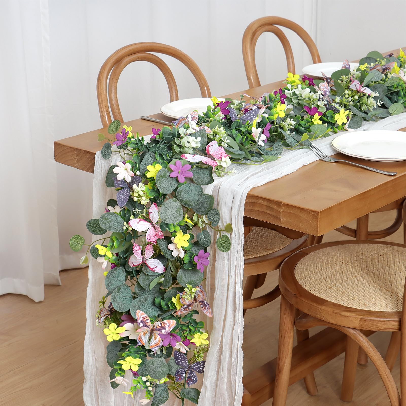 2 Piezas Guirnaldas de Flores Artificiales Decoracion, 5.68 pies Eucalipto Enredaderas Artificiales con Flores y Mariposa 3D, Plantas Artificiales Decorativas, Decoracion Pared, Hogar, Boda