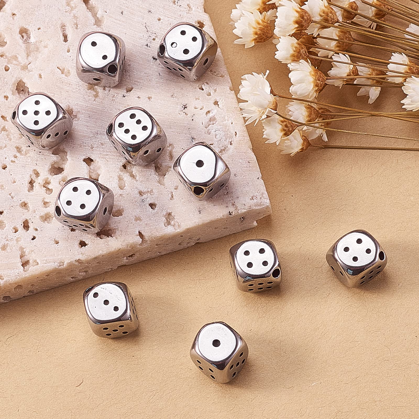 Airssory 10 Stuks 10Mm 304 Roestvrij Staal Dobbelstenen Kralen Spacer Vierkante Kubus Zwarte Stippen Diagonale Gaten Losse Kralen Voor Sieraden Maken DIY Crafting Airssory 10 Stuks 10Mm 304 Roestvrij Staal Dobbelstenen Kralen Spacer Vierkante Kubus Zwarte Stippen Diagonale Gaten Losse Kralen Voor Sieraden Maken DIY Crafting