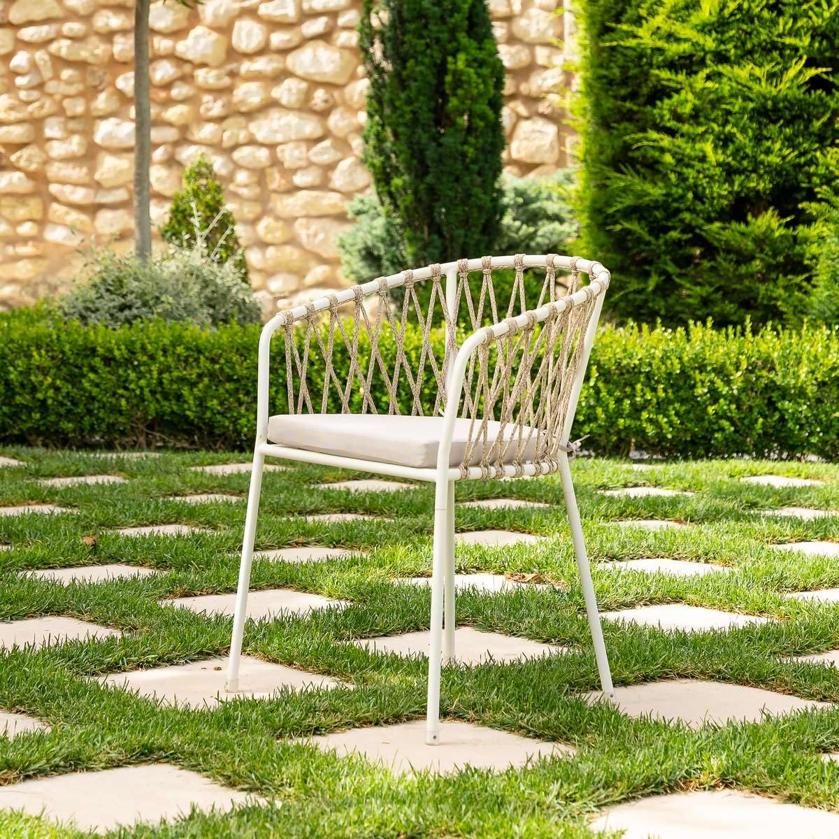 LOLAhome Set 2 Sillas de Jardín Myra de Acero y Cuerda Trenzada Color Blanco, 52x51x80 cm, Cojín Incluido, Ergonómica, Diseño Elegante y Resistentes, Patas Desmontables Uso Exterior