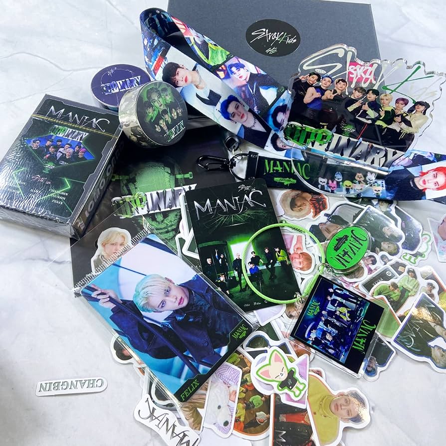韓流アイドルグッズ Amazon.co.jp: [YaoShiKou] Stray Kids 福袋 【2023年 】人気韓