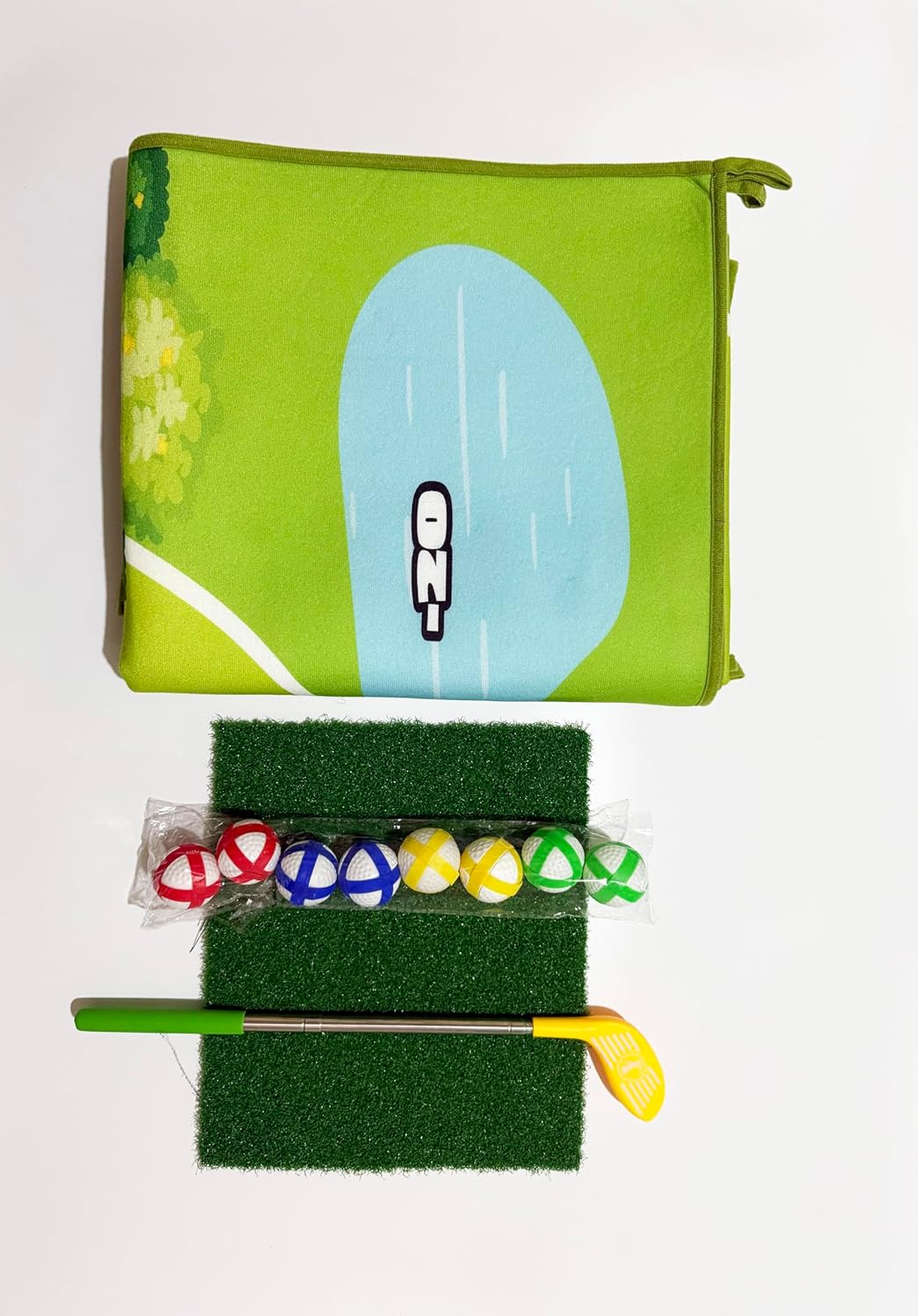 Mini Golf Mat for Home – Mini Golf Set Indoor – 160 x 100 cm Golf Mat – Includes 8 Balls in 4 Colours – Mini Golf Gift for Home